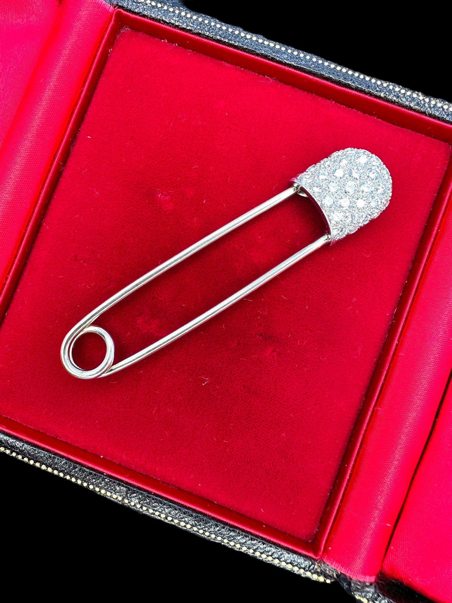18k Platinum Diamond Safety Pin Brooch