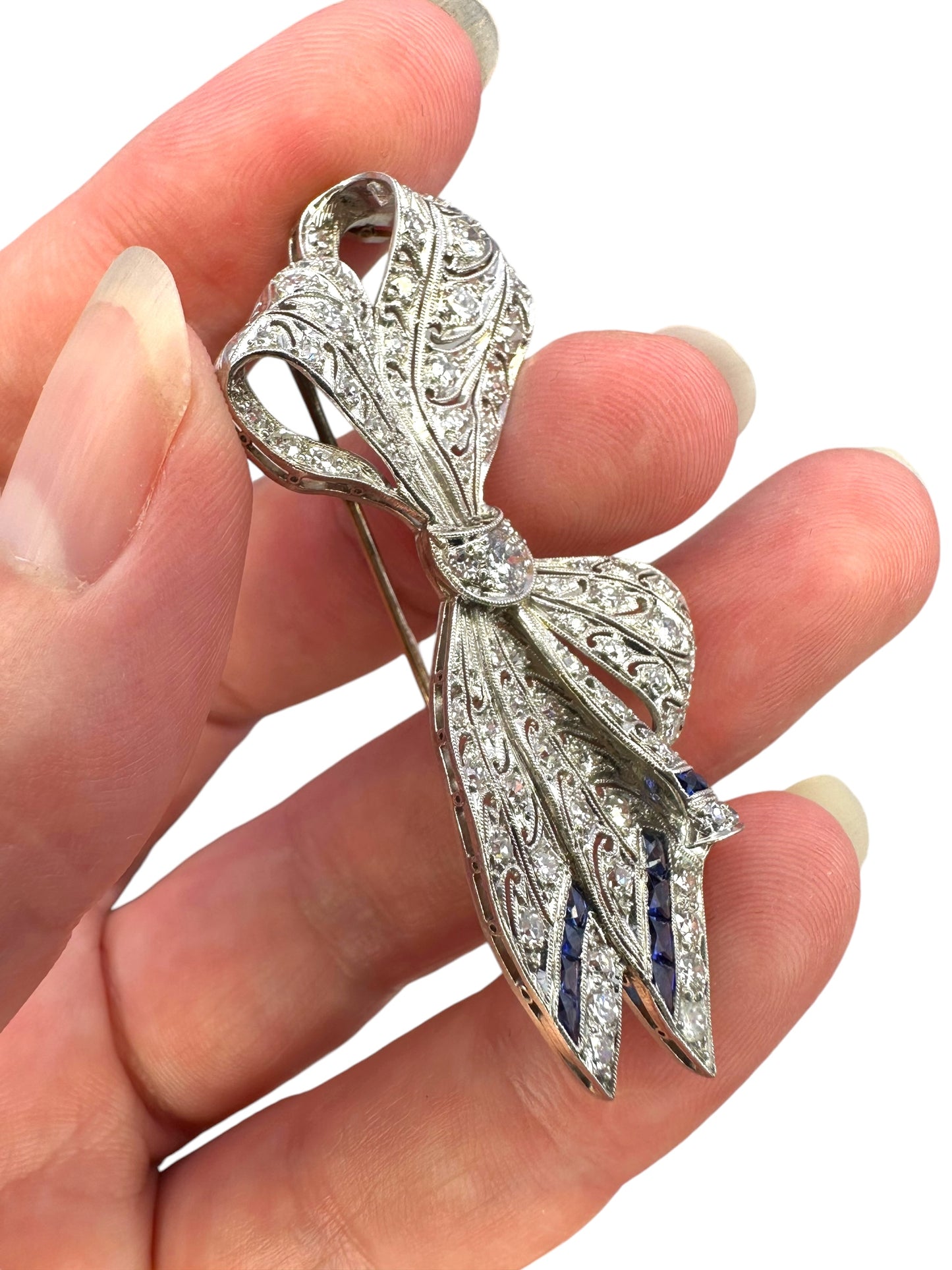 Art Deco Platinum Diamond Bow Pin