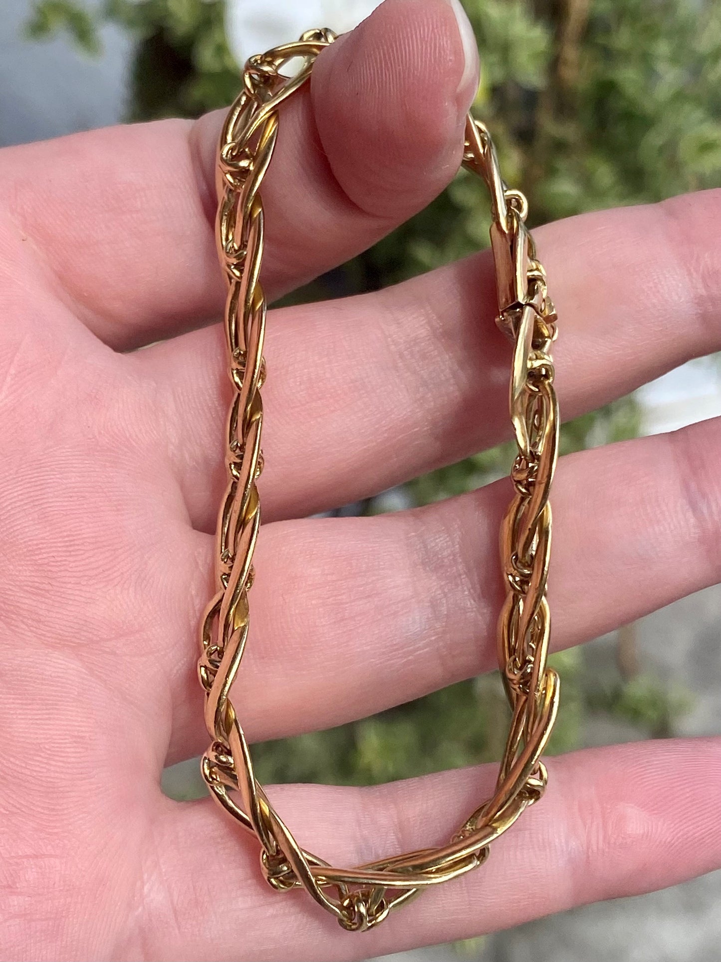French 18k Intertwining Links Bracelet