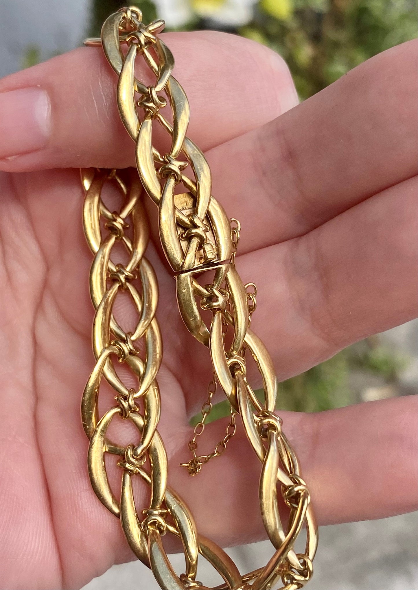 French 18k Intertwining Links Bracelet