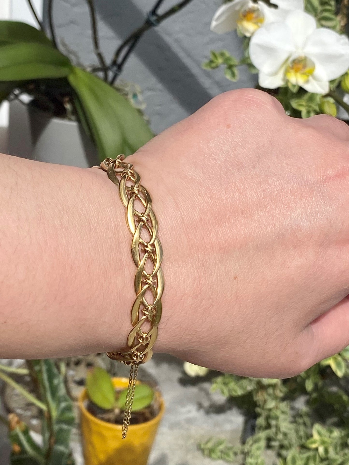 French 18k Intertwining Links Bracelet