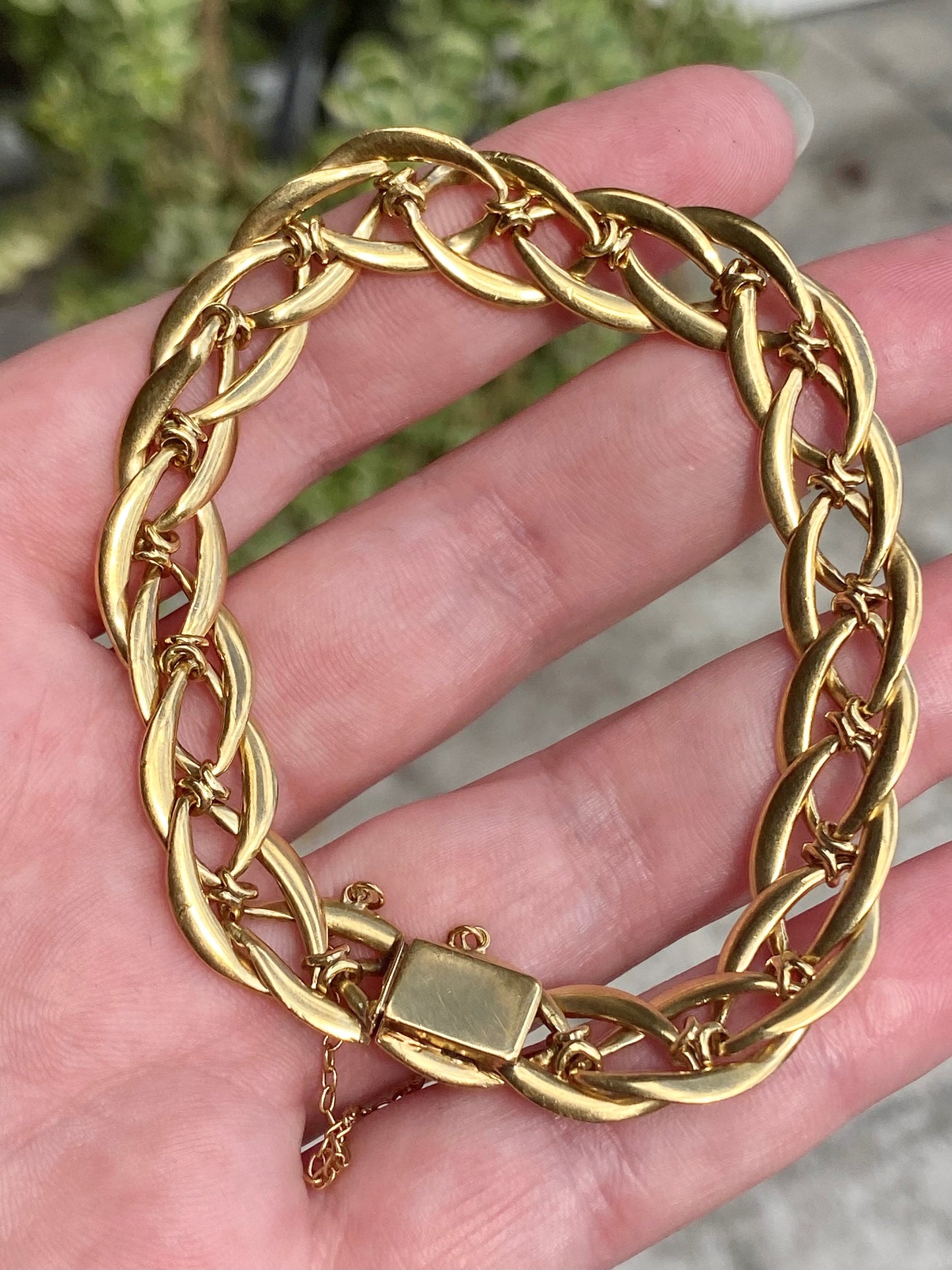 French 18k Intertwining Links Bracelet
