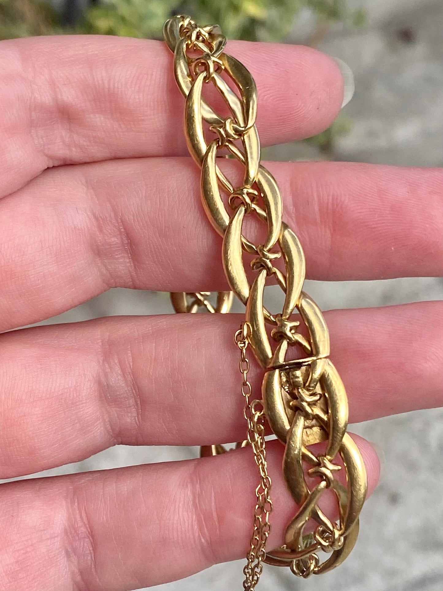 French 18k Intertwining Links Bracelet