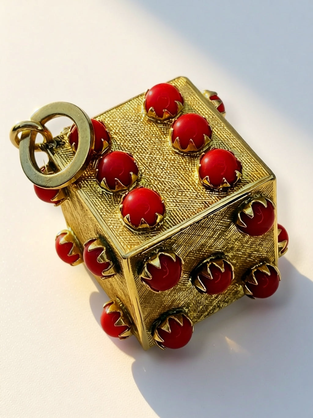17k Coral Die Pendant
