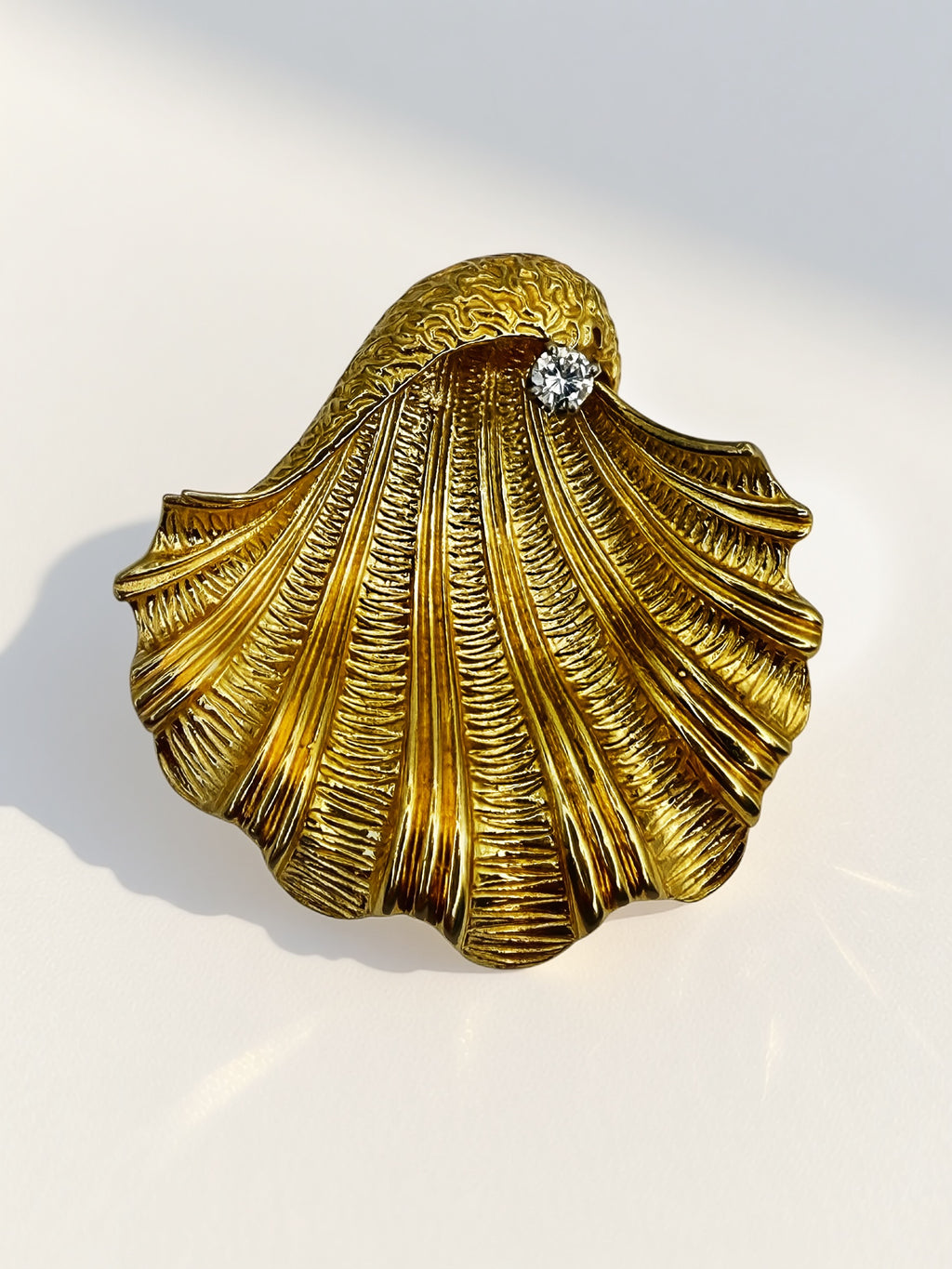 18k Diamond Shell Brooch