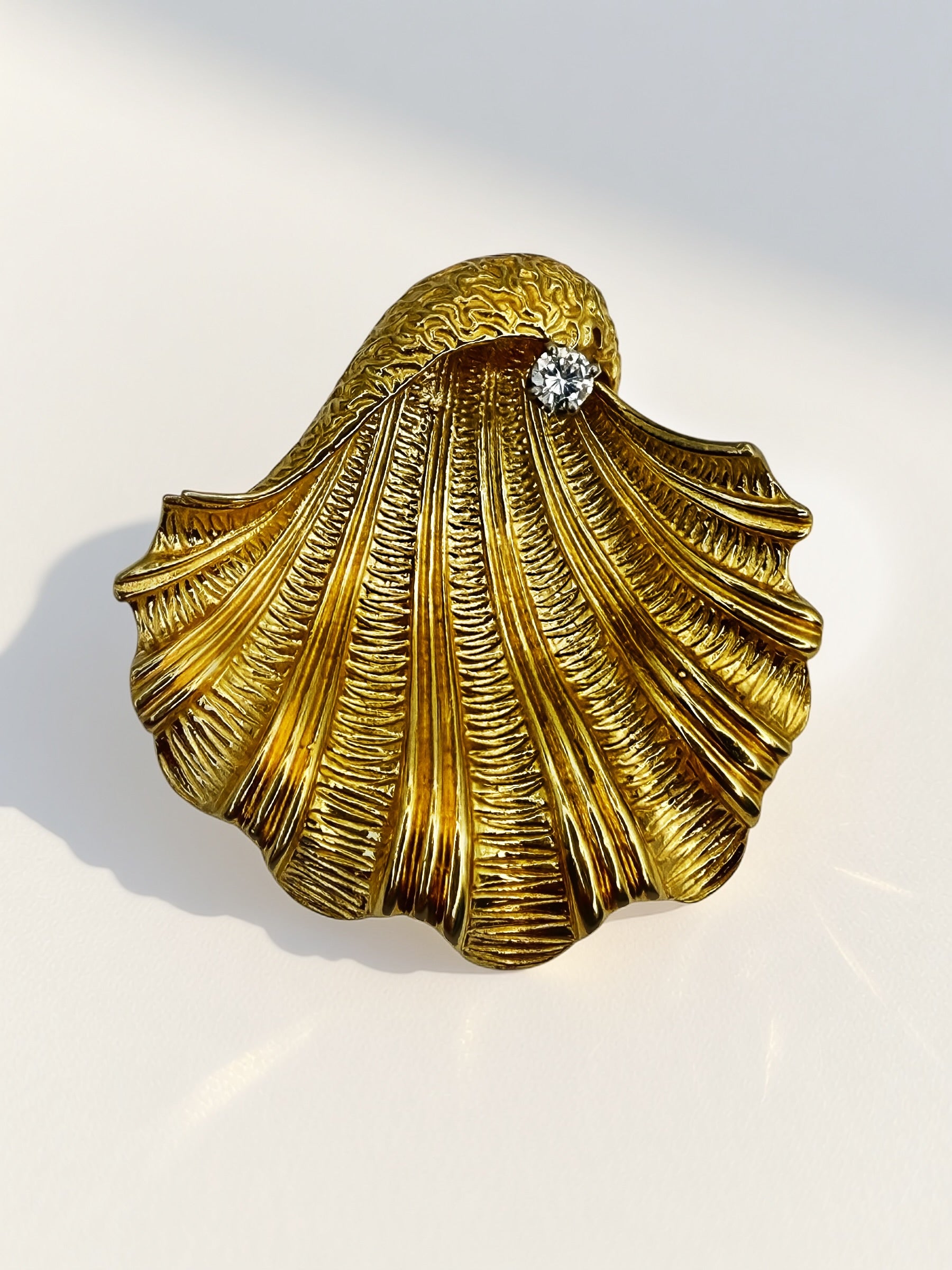 18k Diamond Shell Brooch