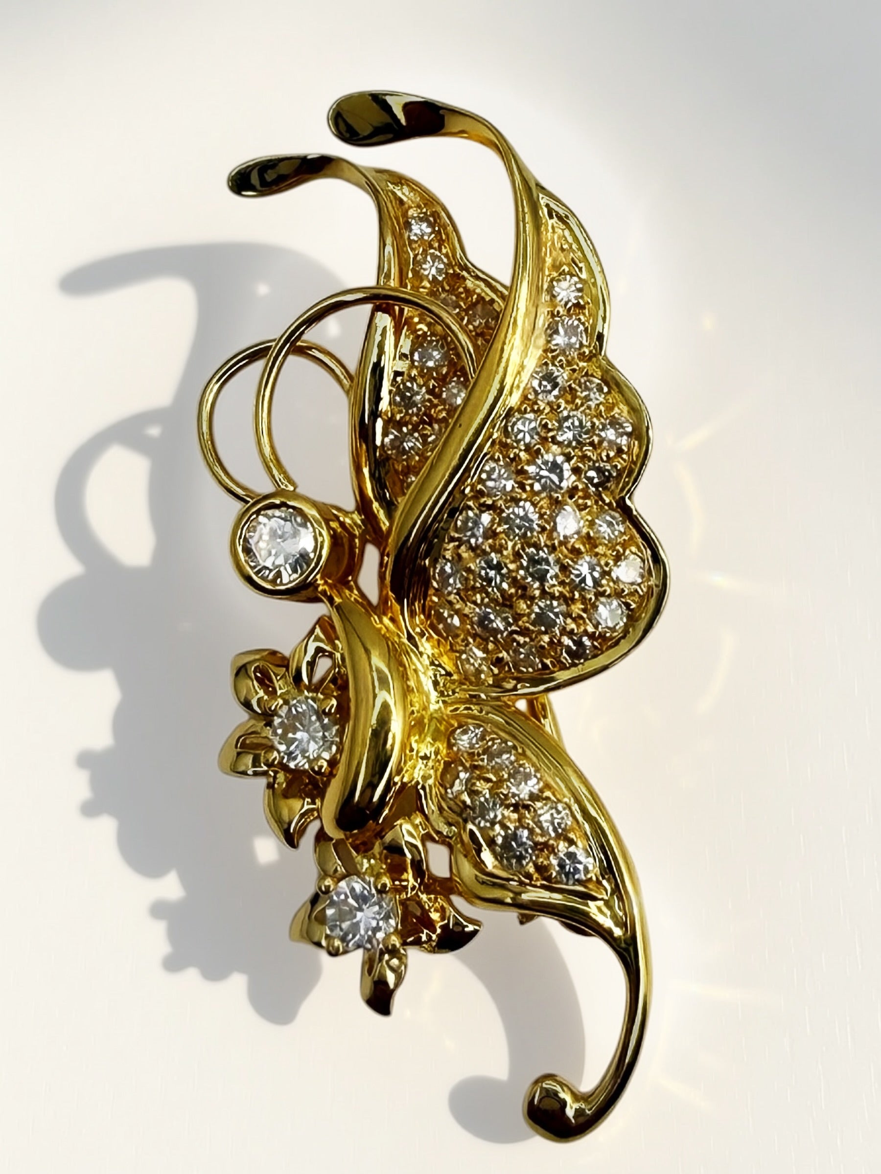 18k Diamond Butterfly Brooch