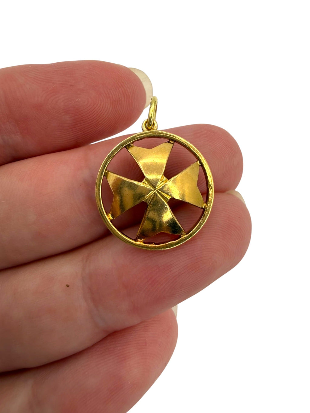 18k Maltese Cross Pendant