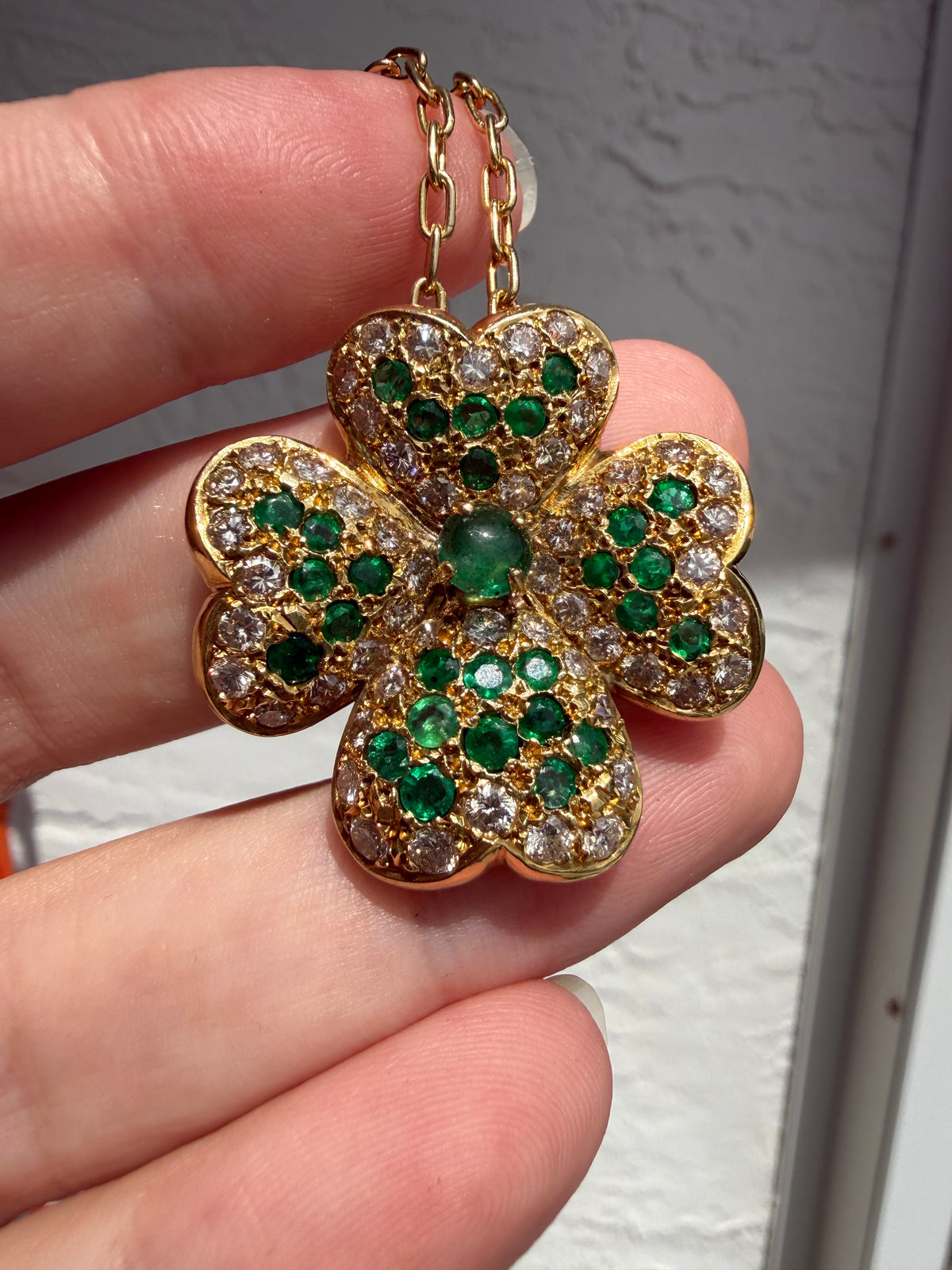 18k Emerald Diamond Clover Pendant