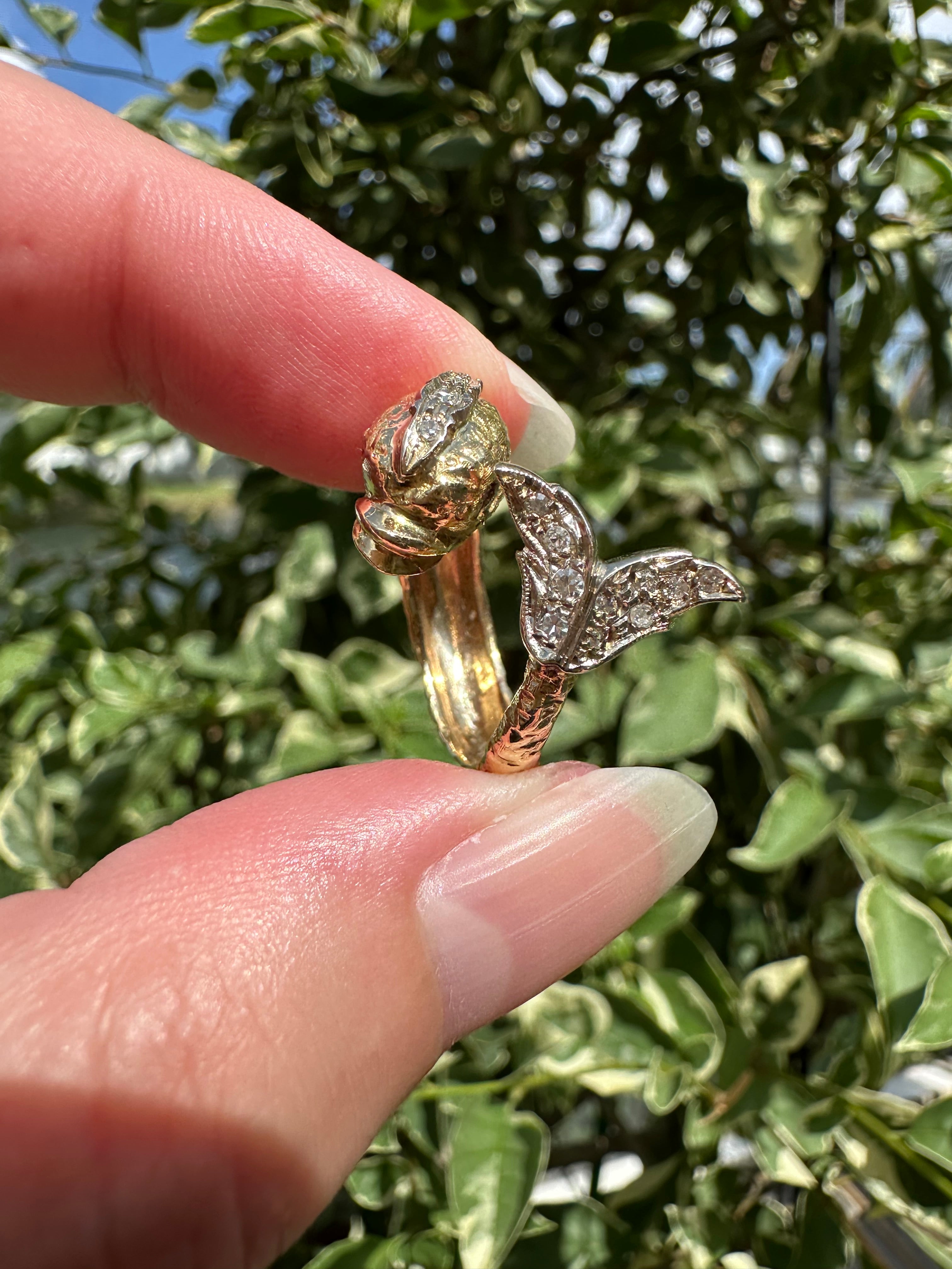 18k Diamond Dolphin/ Fish Ring