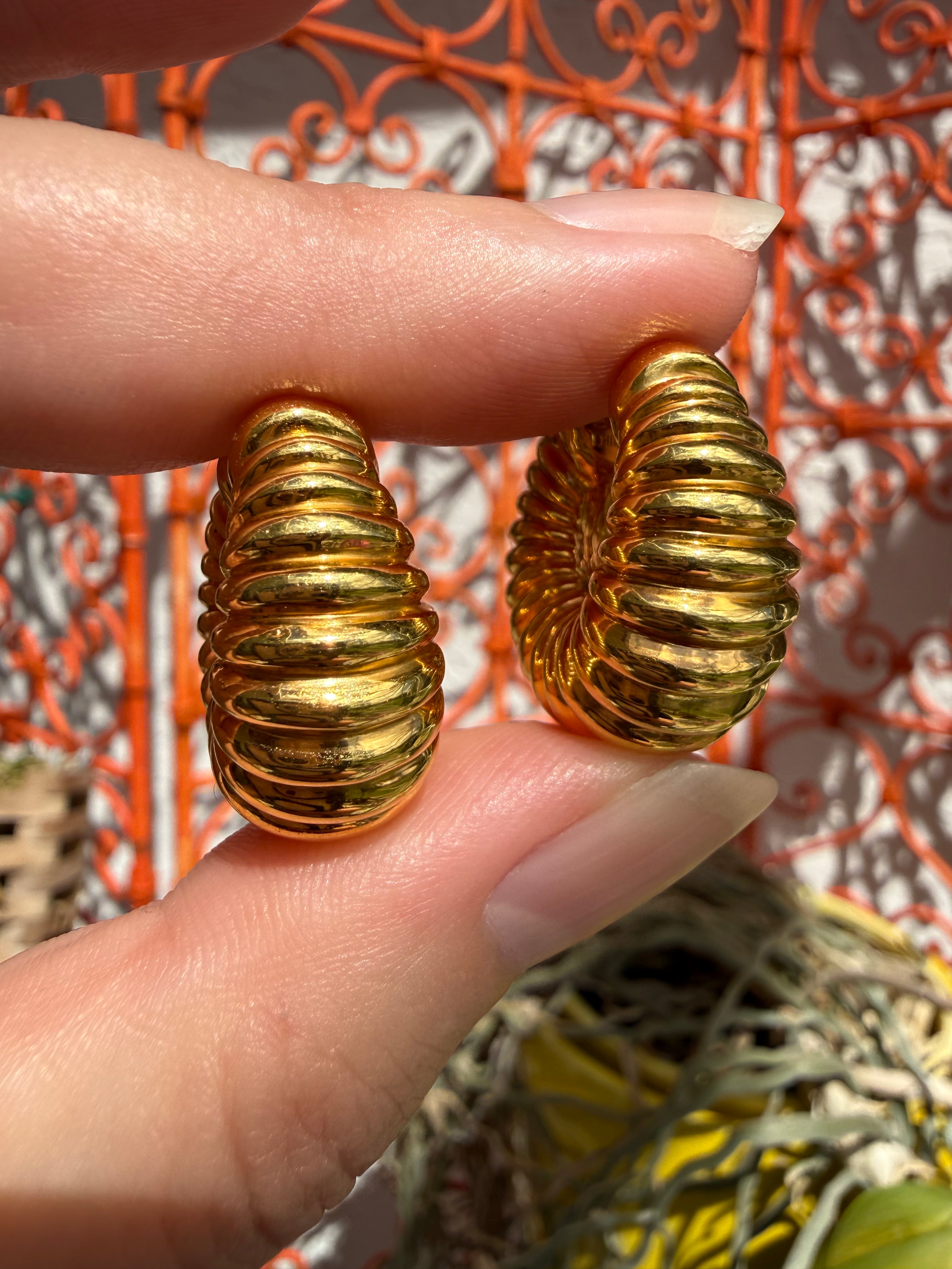18k Chimento Ribbed Hoop Earrings