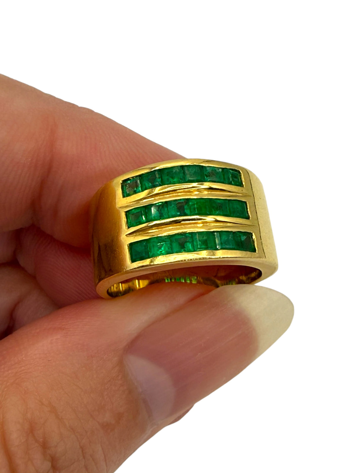 18k Emerald Band Ring