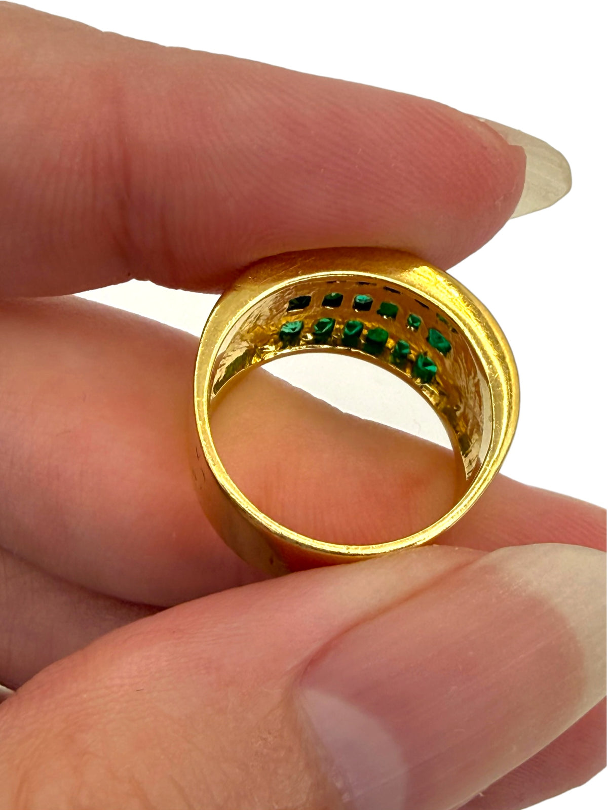 18k Emerald Band Ring