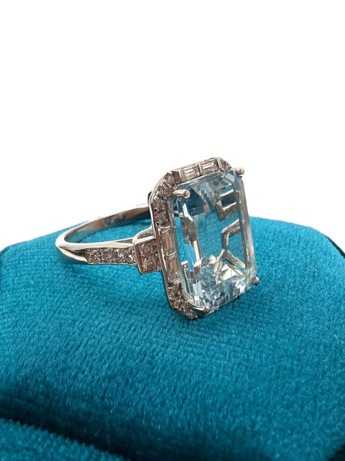 14k Aquamarine Diamond Ring