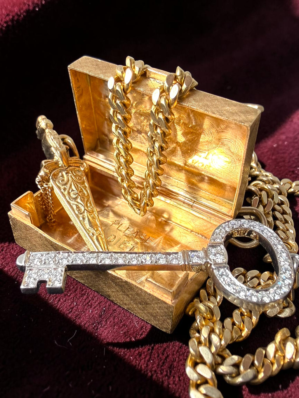 14k “Susan” Pill Box