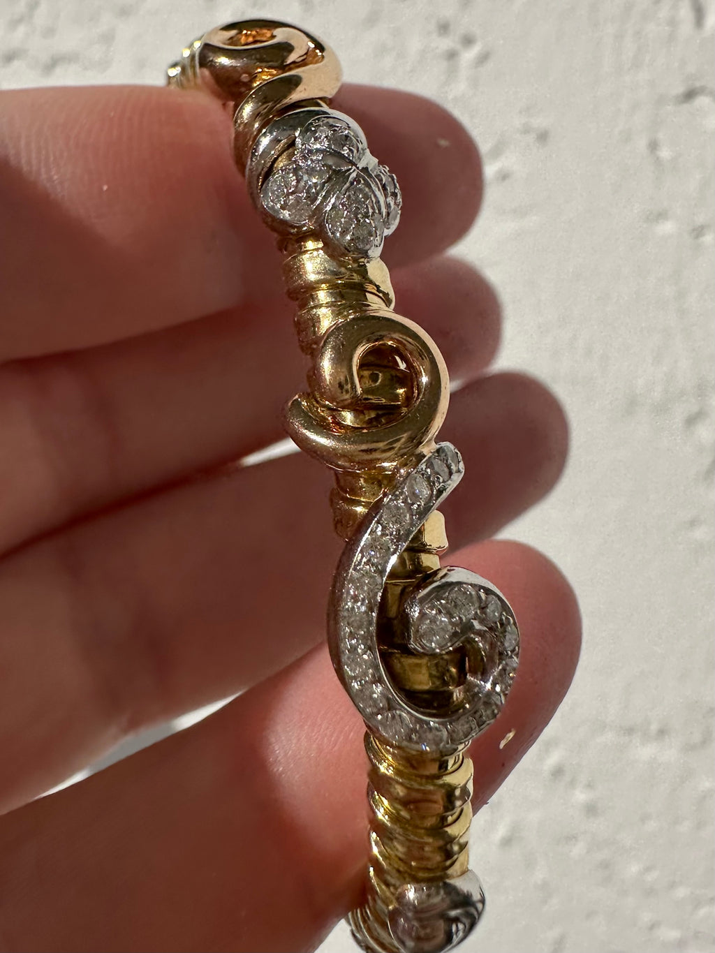 18k Swirly Tubogas Bracelet