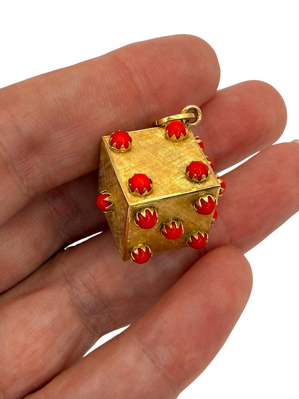 17k Coral Die Pendant