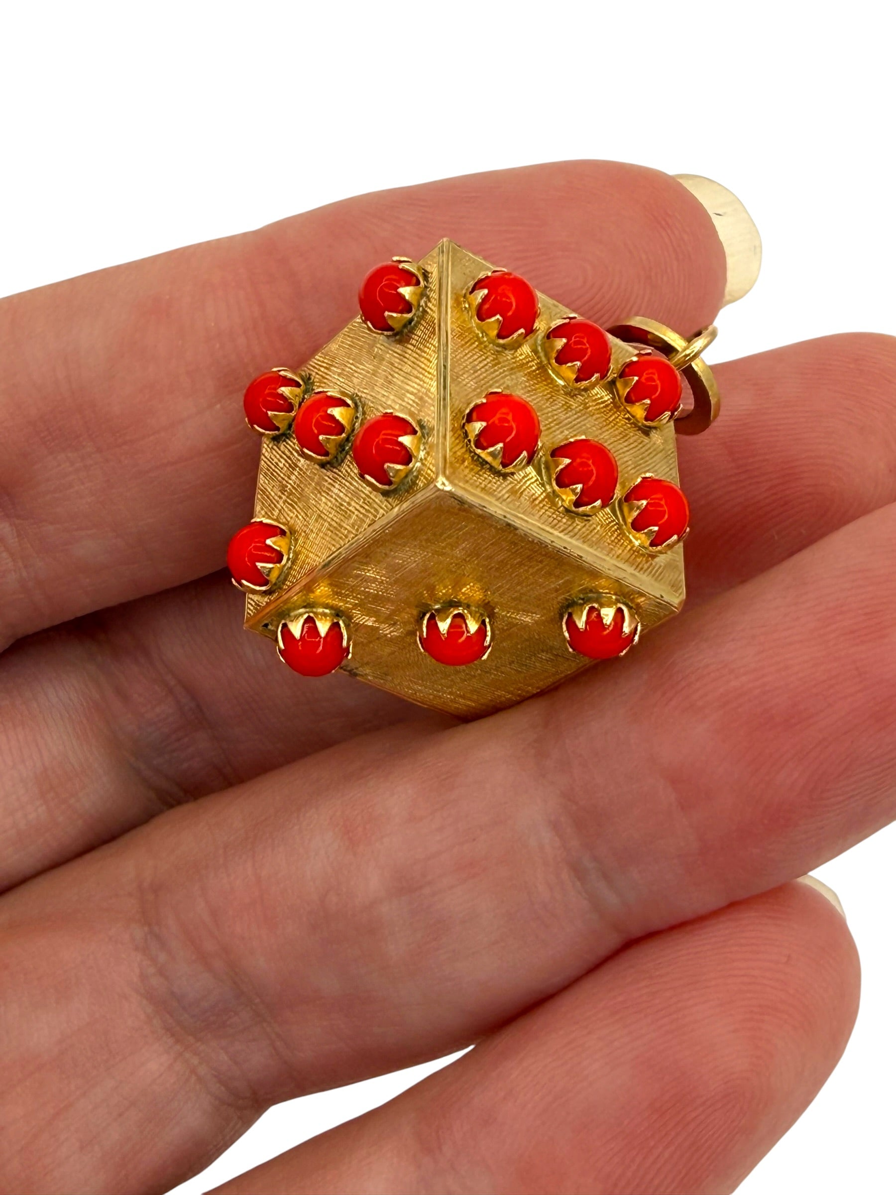 17k Coral Die Pendant