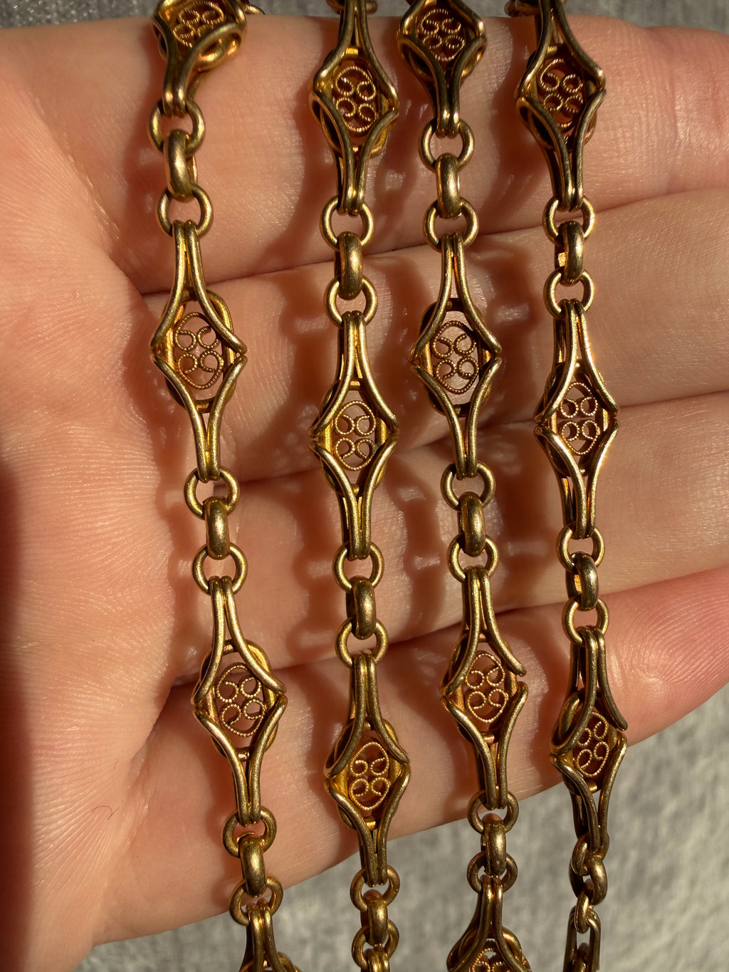 18k Early 1900s Filigree Chain Diamond Shape