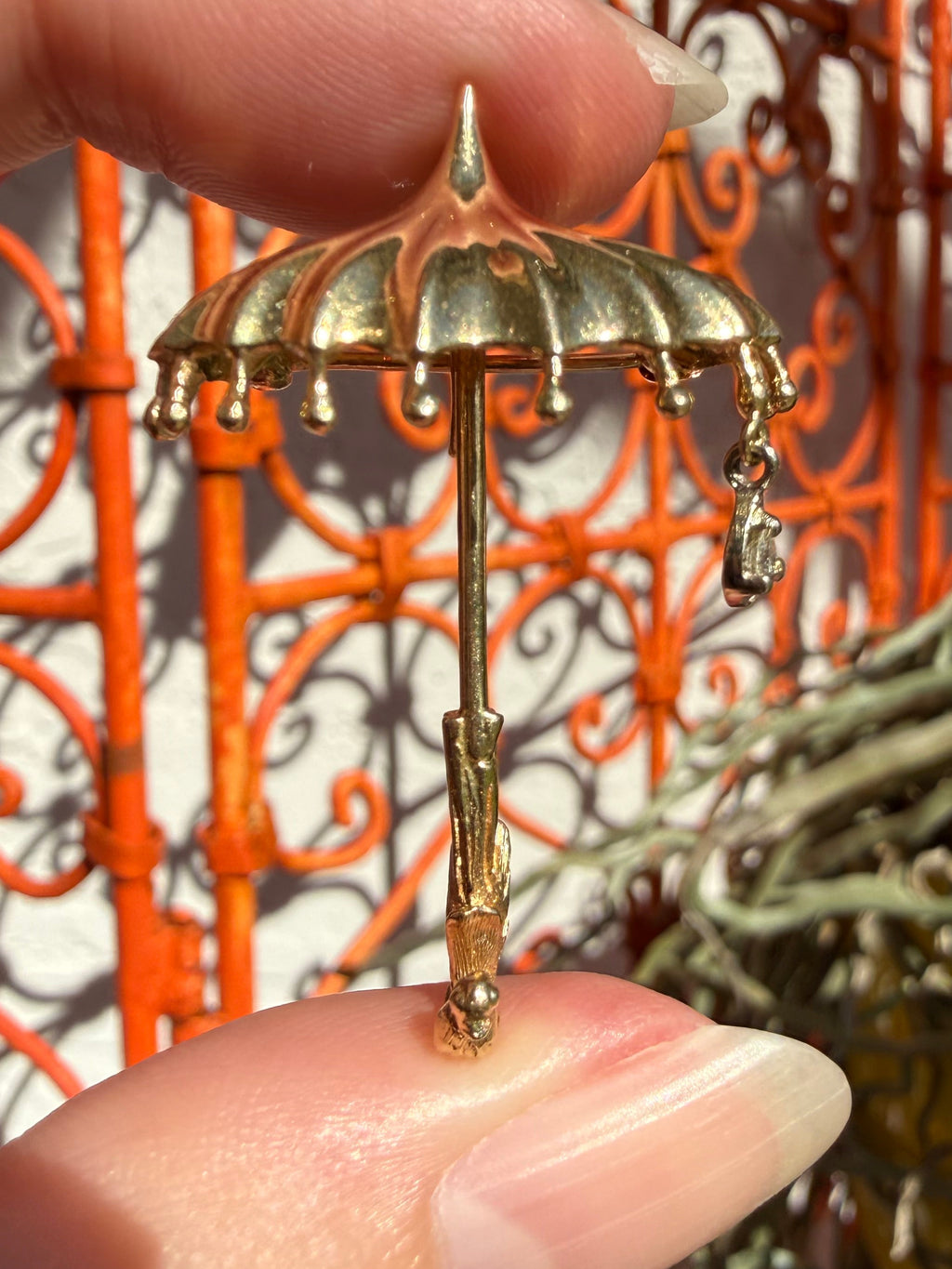14k Umbrella Pendant/Brooch