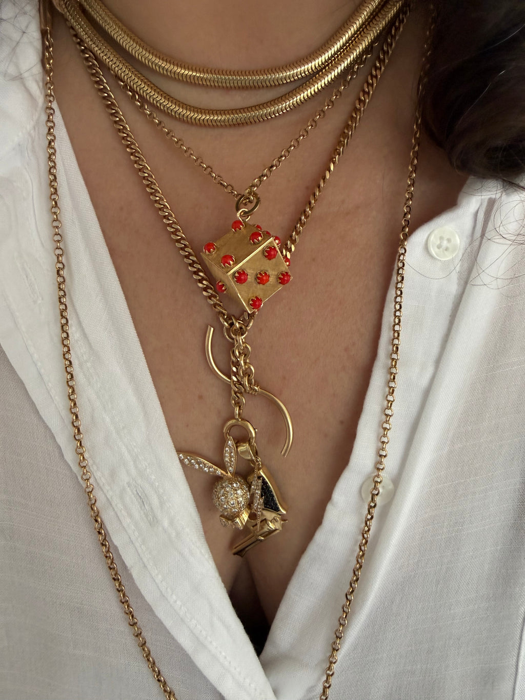 17k Coral Die Pendant (view 2)
