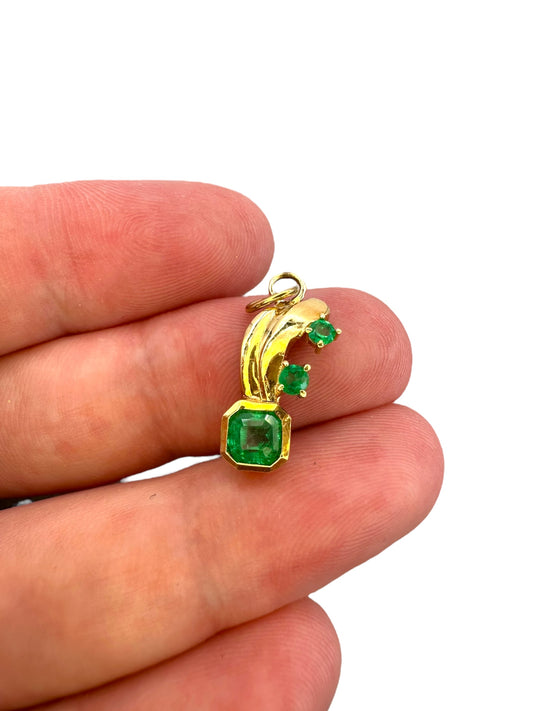 18k Dainty Emerald Pendant