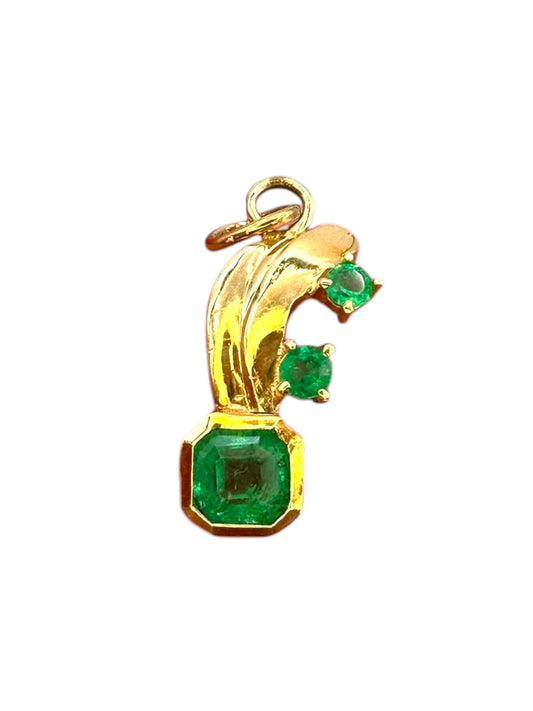 18k Dainty Emerald Pendant
