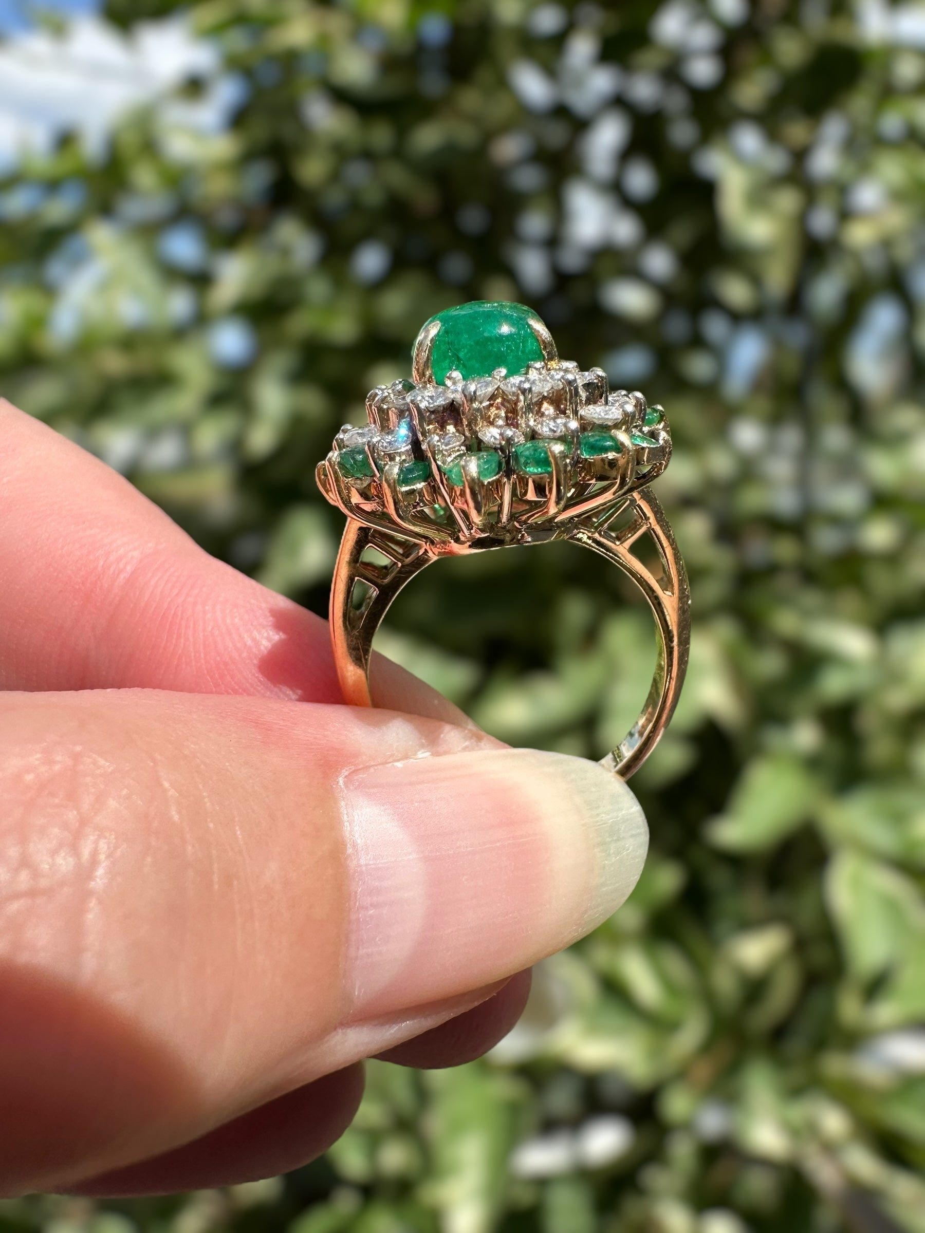 18k Emerald Diamond Cluster Ring
