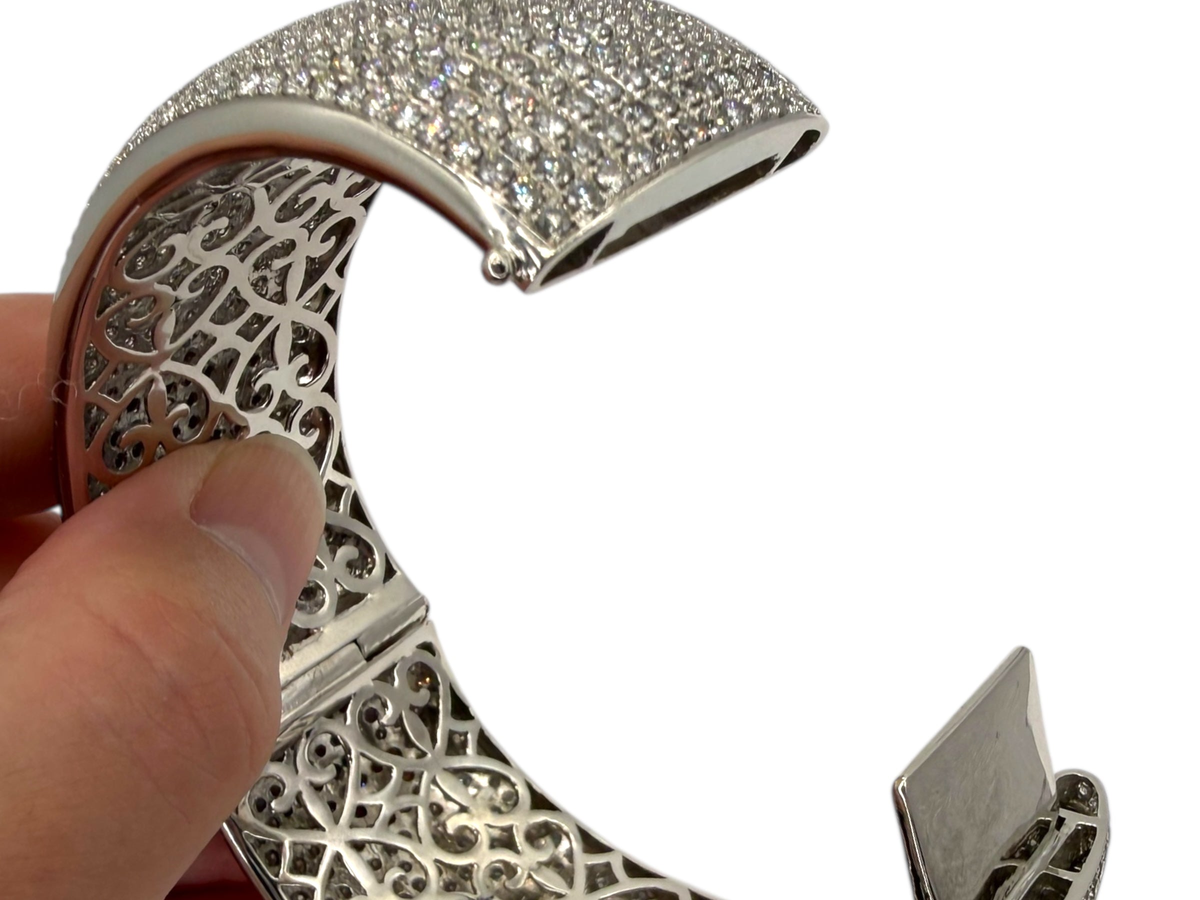 18k Diamond Bangle Bracelet