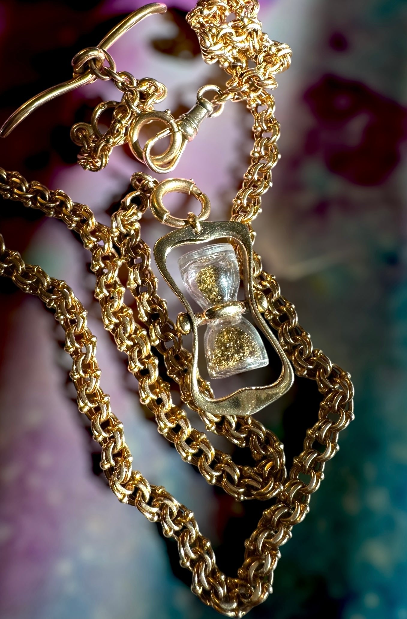 14k Hourglass Pendant