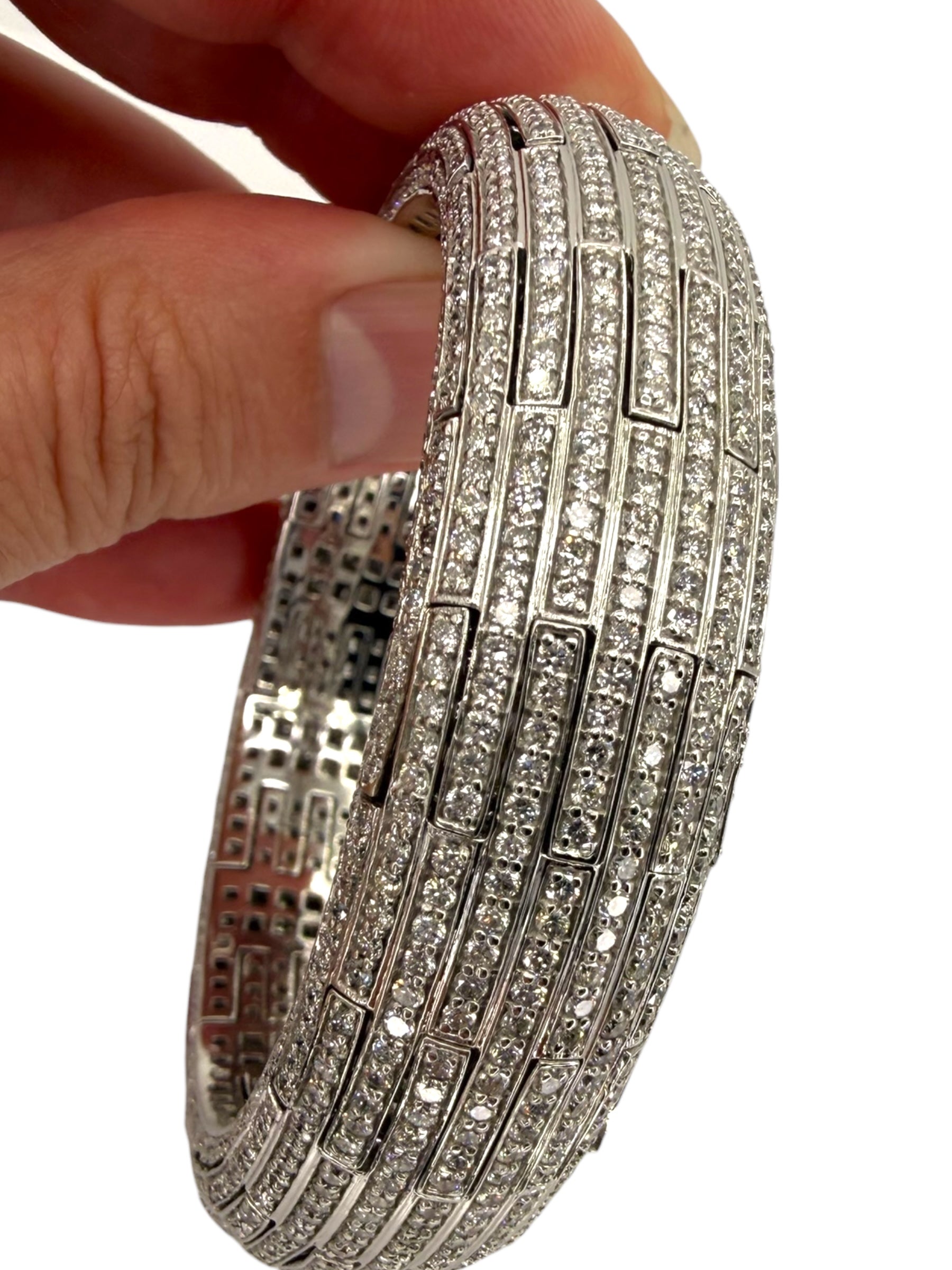 18k Stretch Diamond Bangle Bracelet