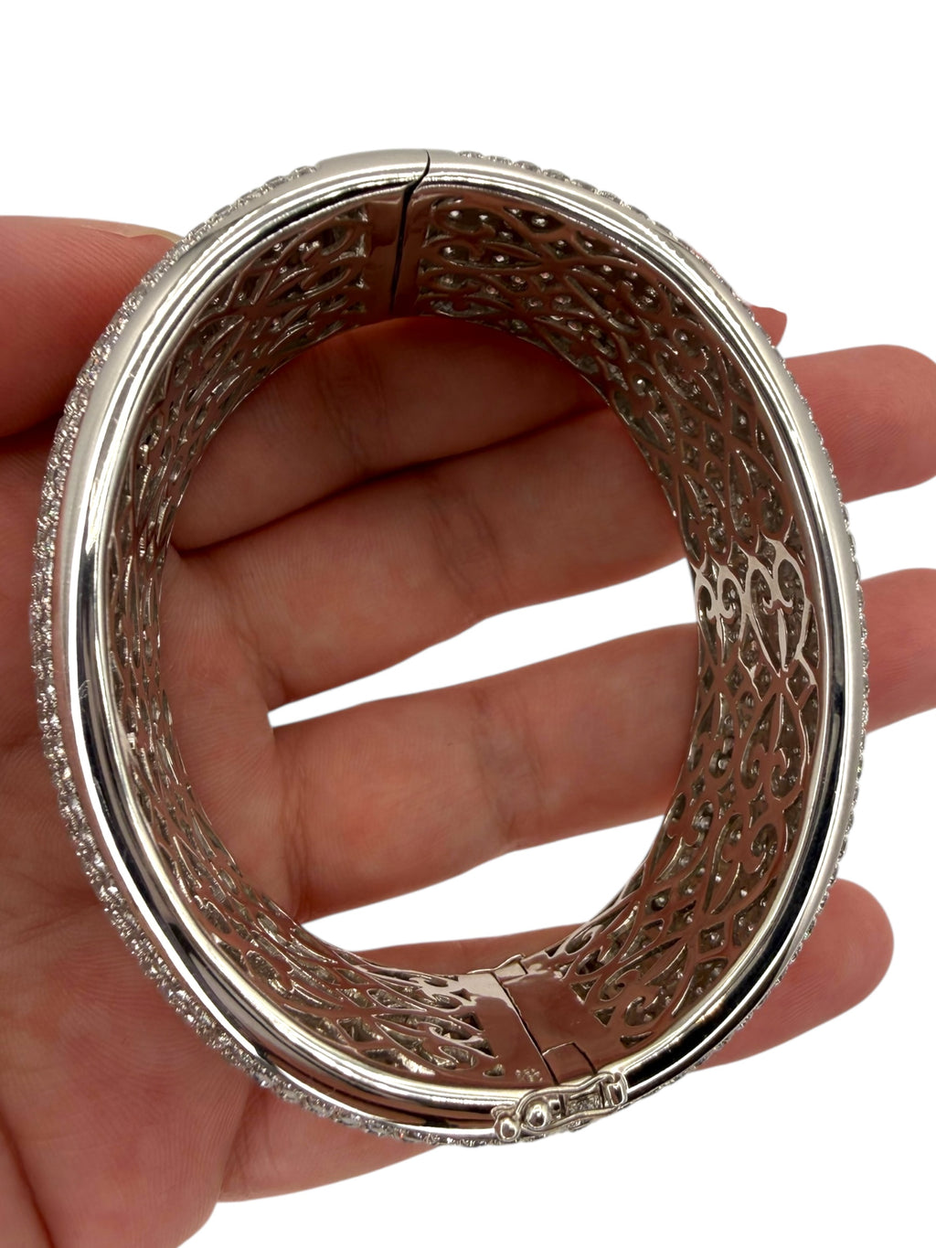 18k Diamond Bangle Bracelet