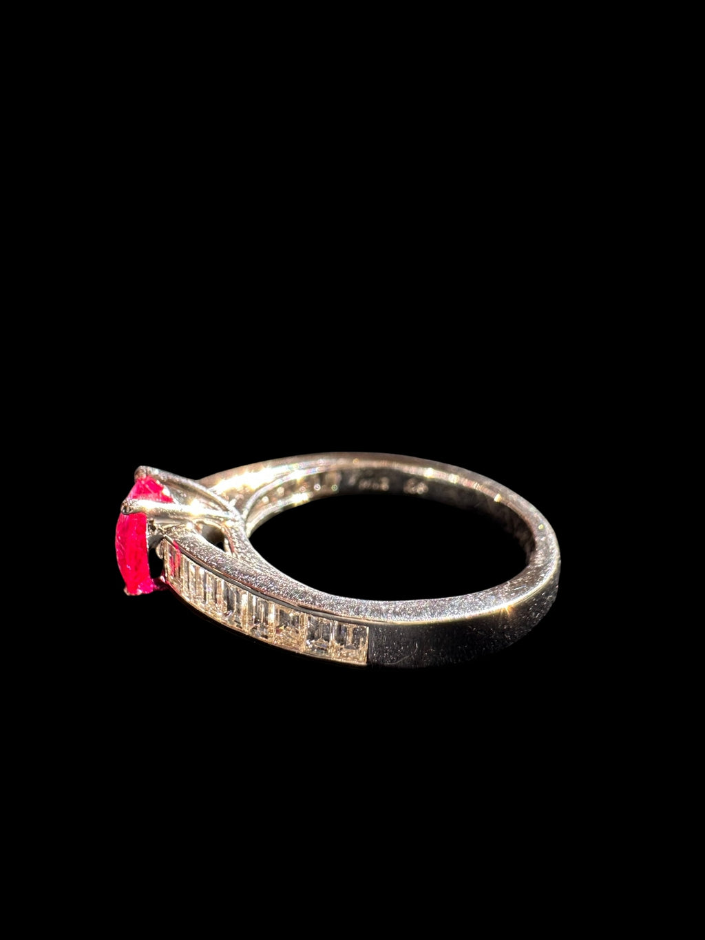 18k Heart Ruby Diamond Ring