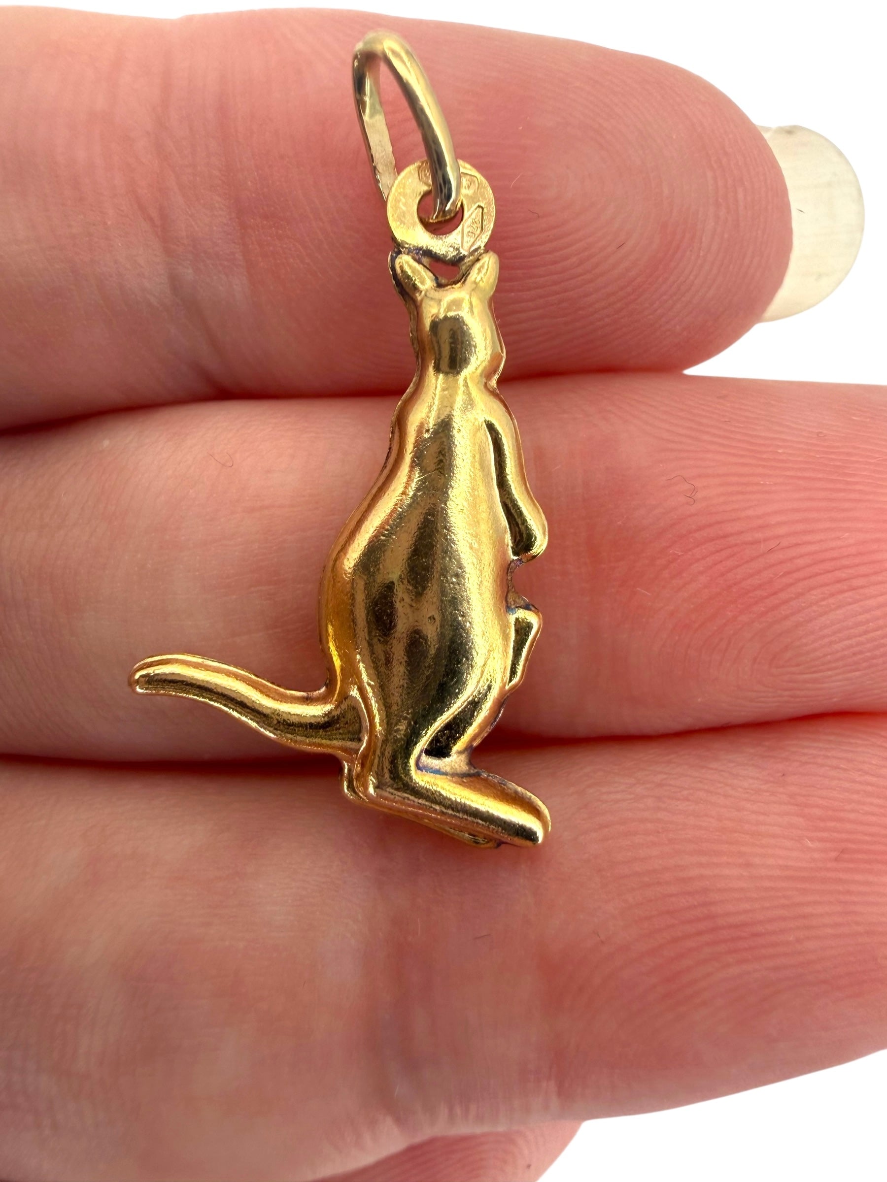 9k Uno a Erre Kangaroo Charm
