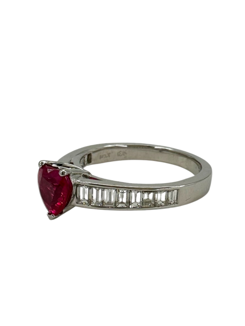 18k Heart Ruby Diamond Ring