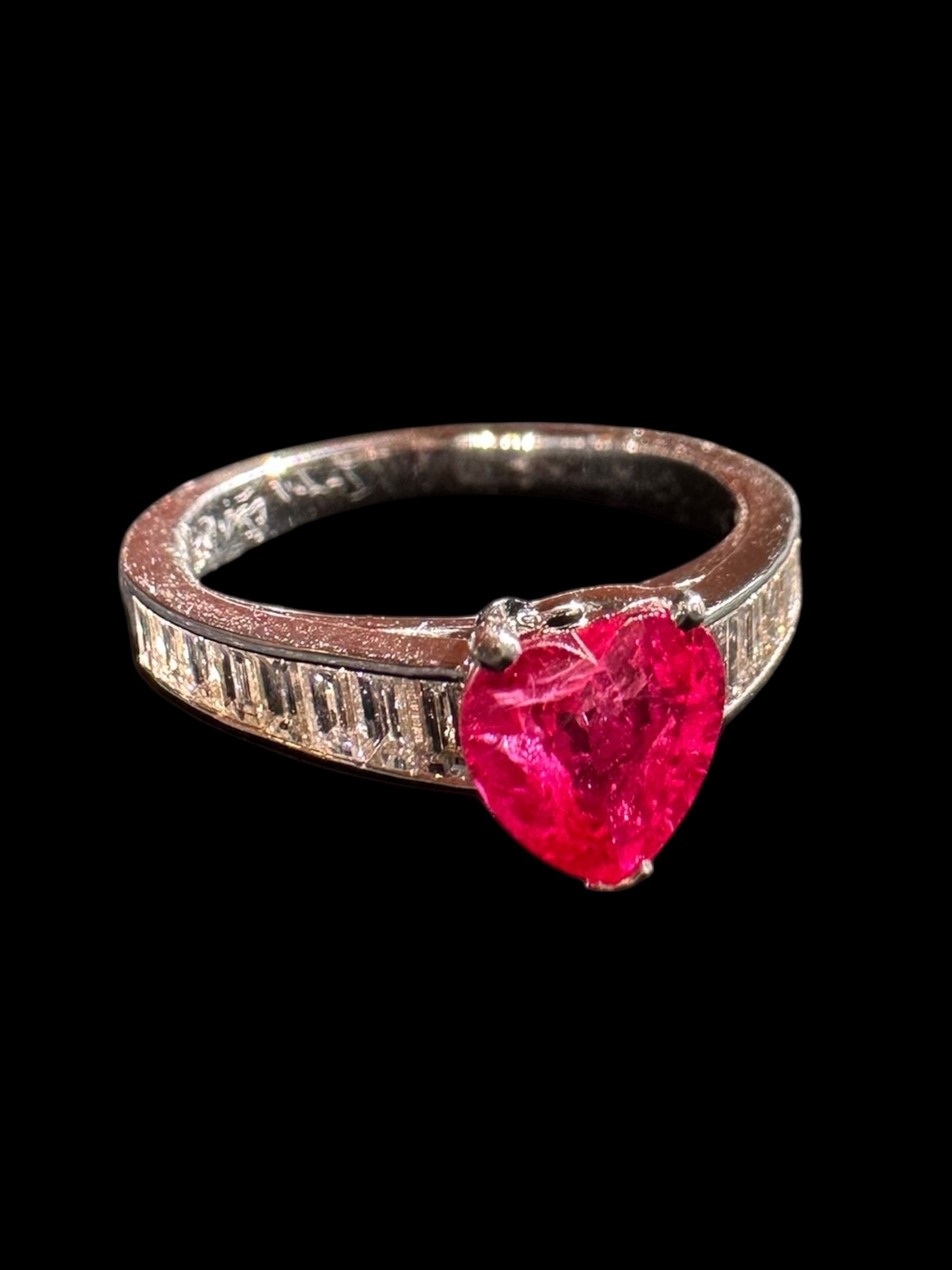 18k Heart Ruby Diamond Ring