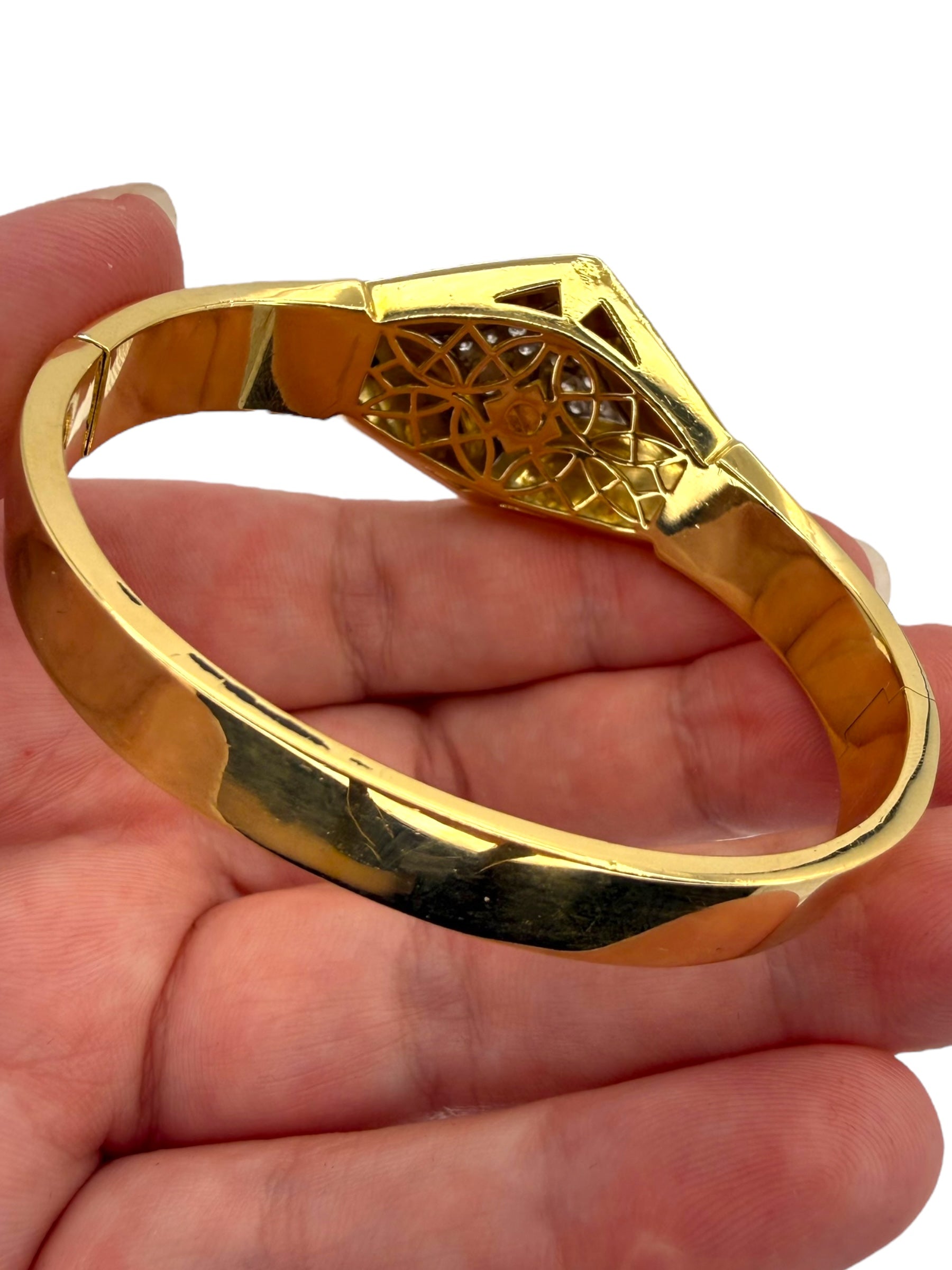 18k Diamond Bangle Bracelet