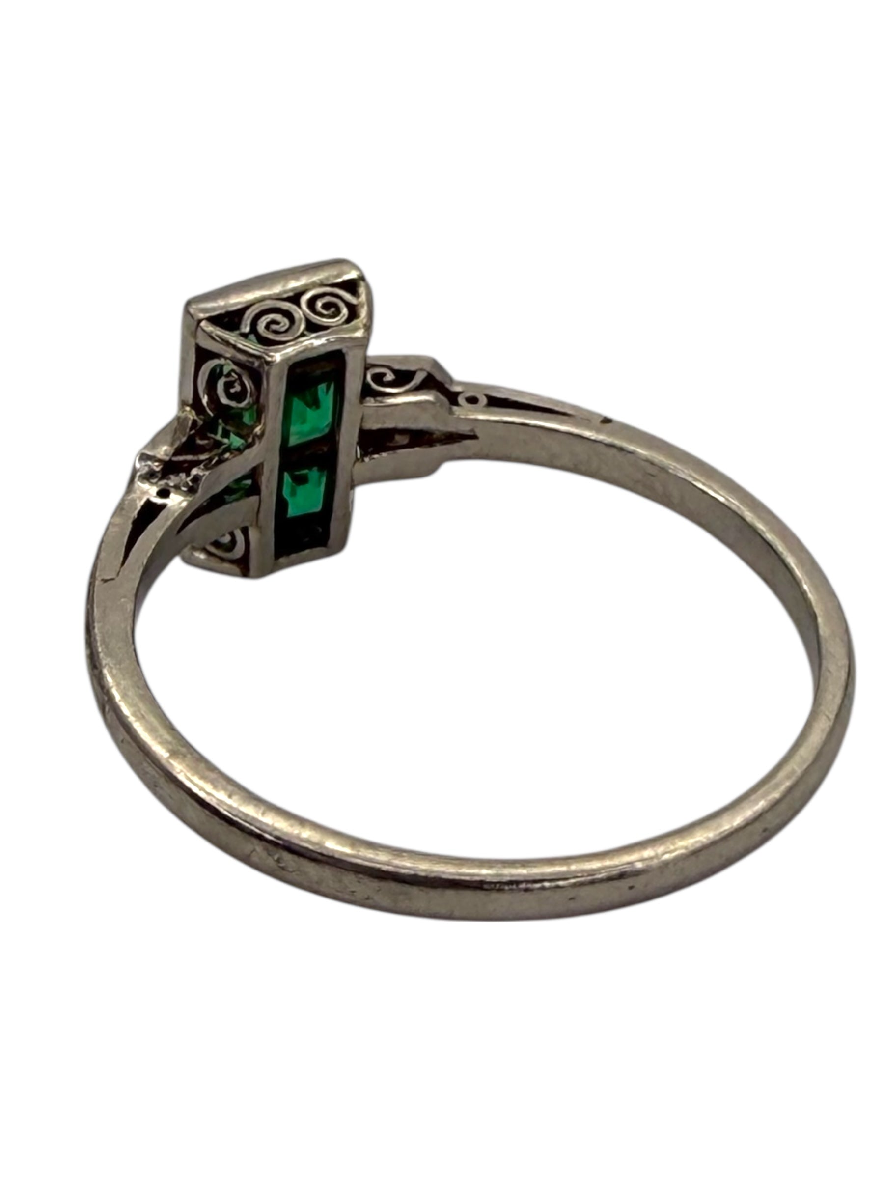 Platinum Art Deco Emerald Diamond Ring