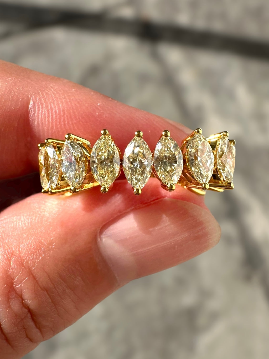 18k Flexi Diamond Band Ring