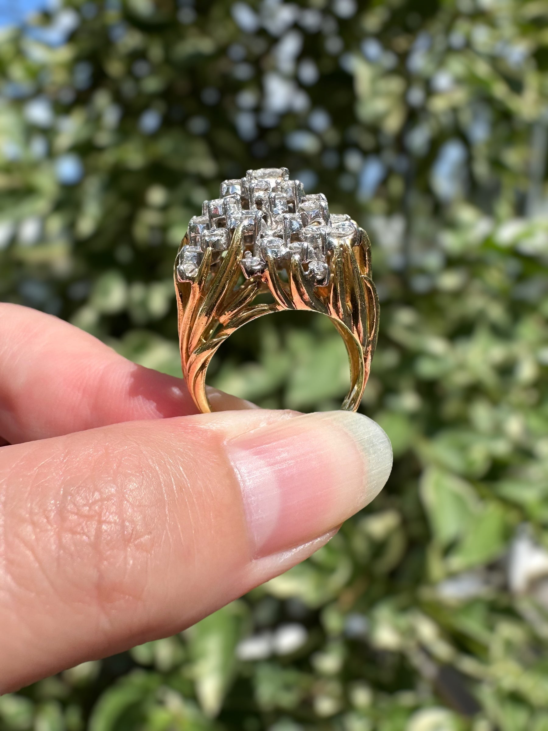 18k Flame Cluster Ring