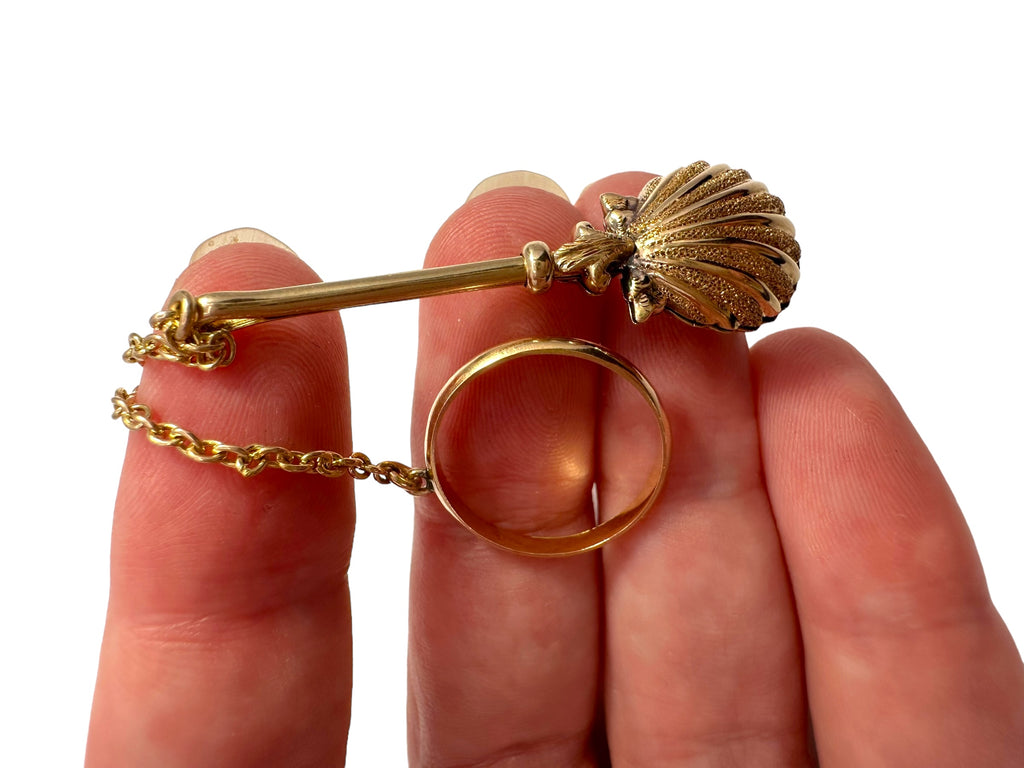 14k Shell Victorian Dance Card Ring Holder