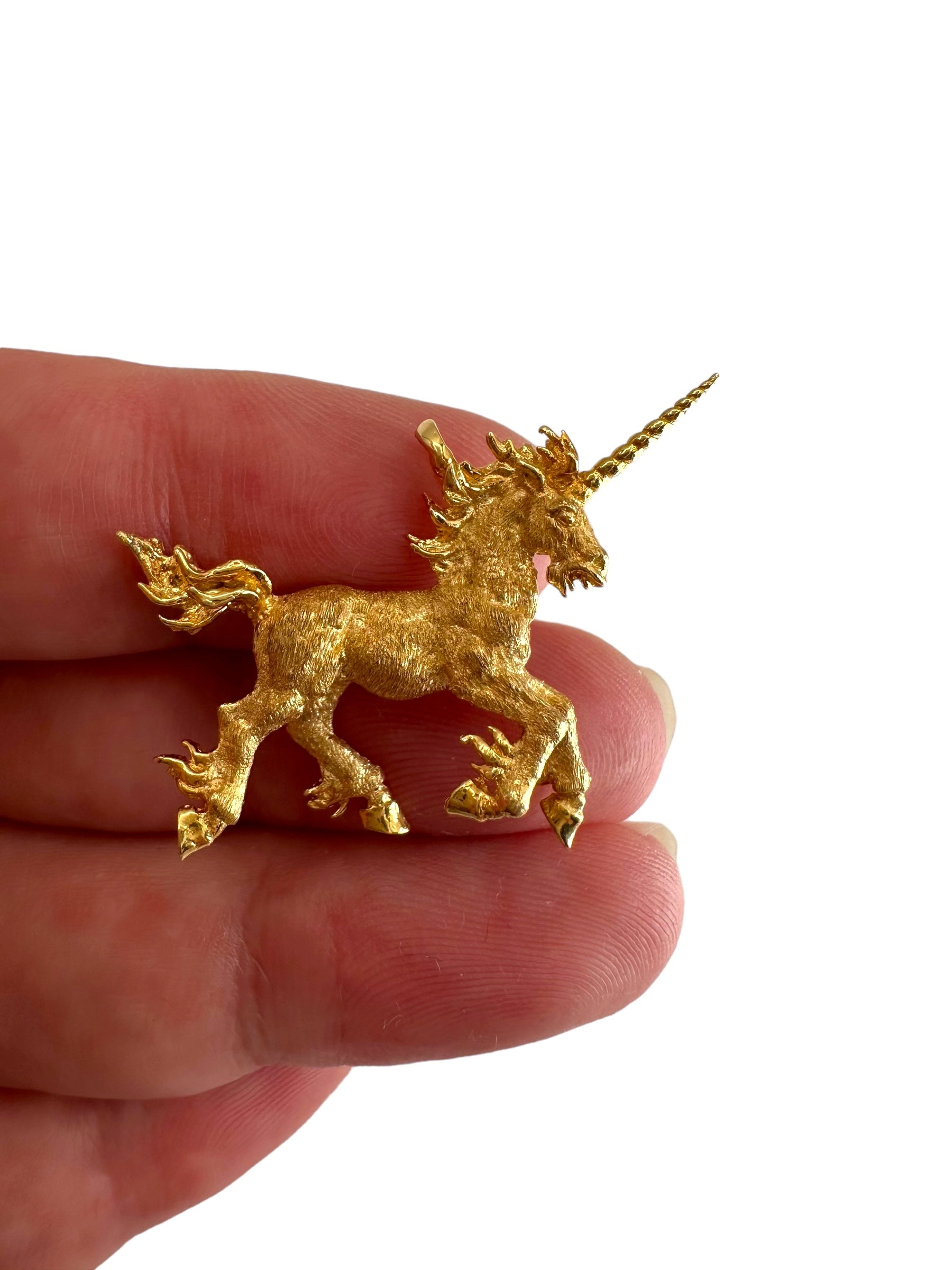18k Unicorn Pendant