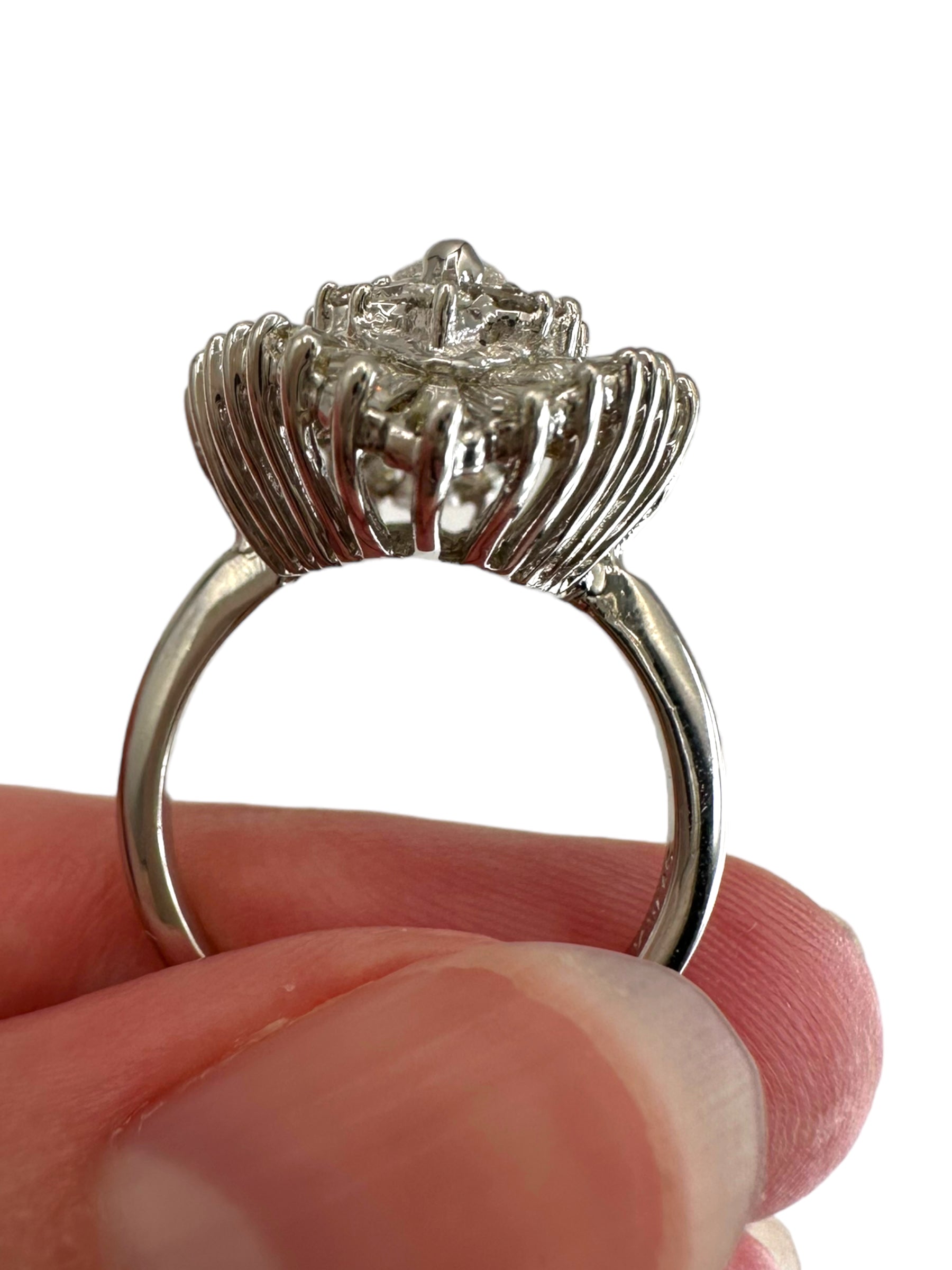 18k White Gold Diamond Ballerina Ring