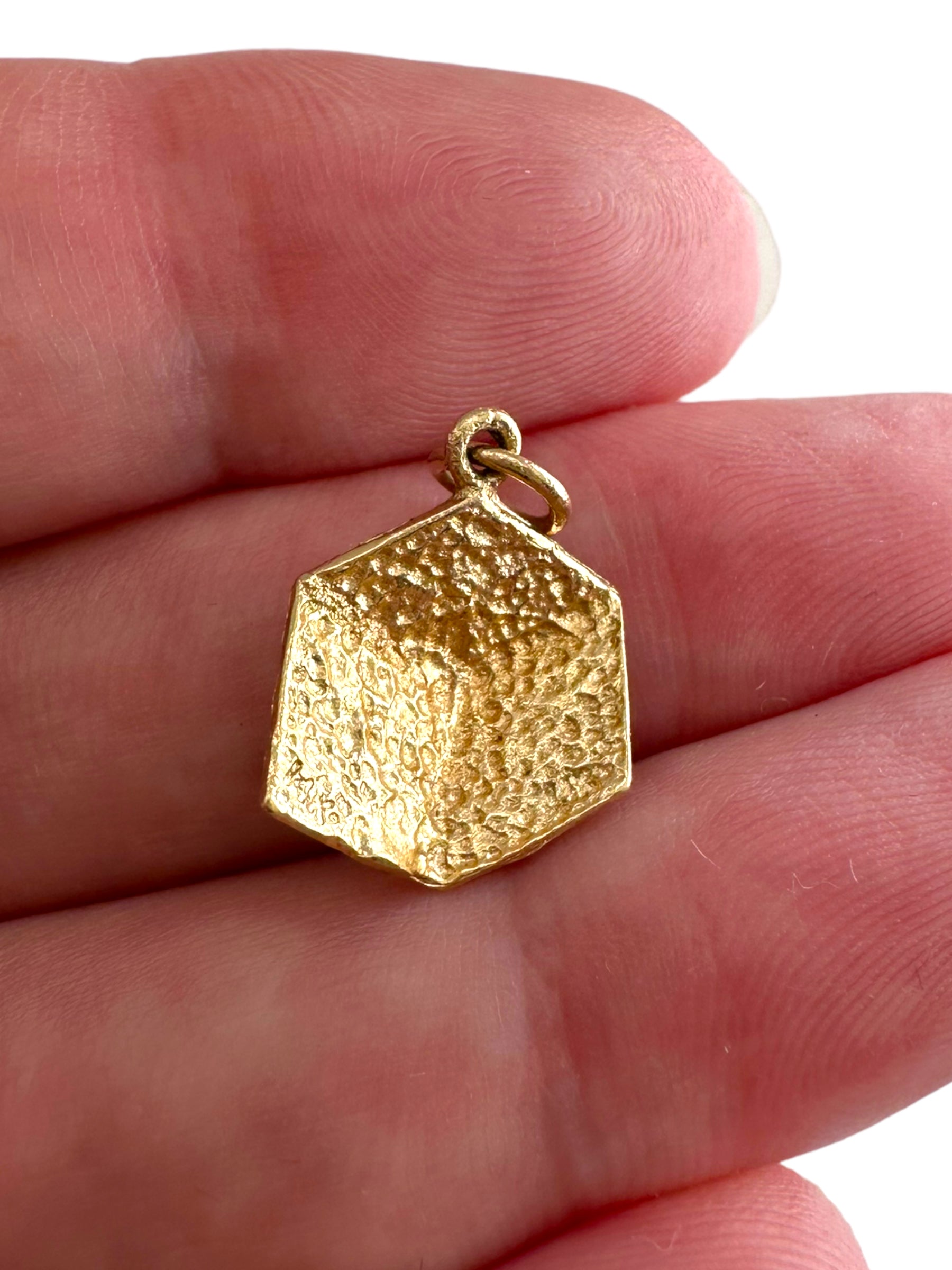 14k Dimensionsal Die Charm