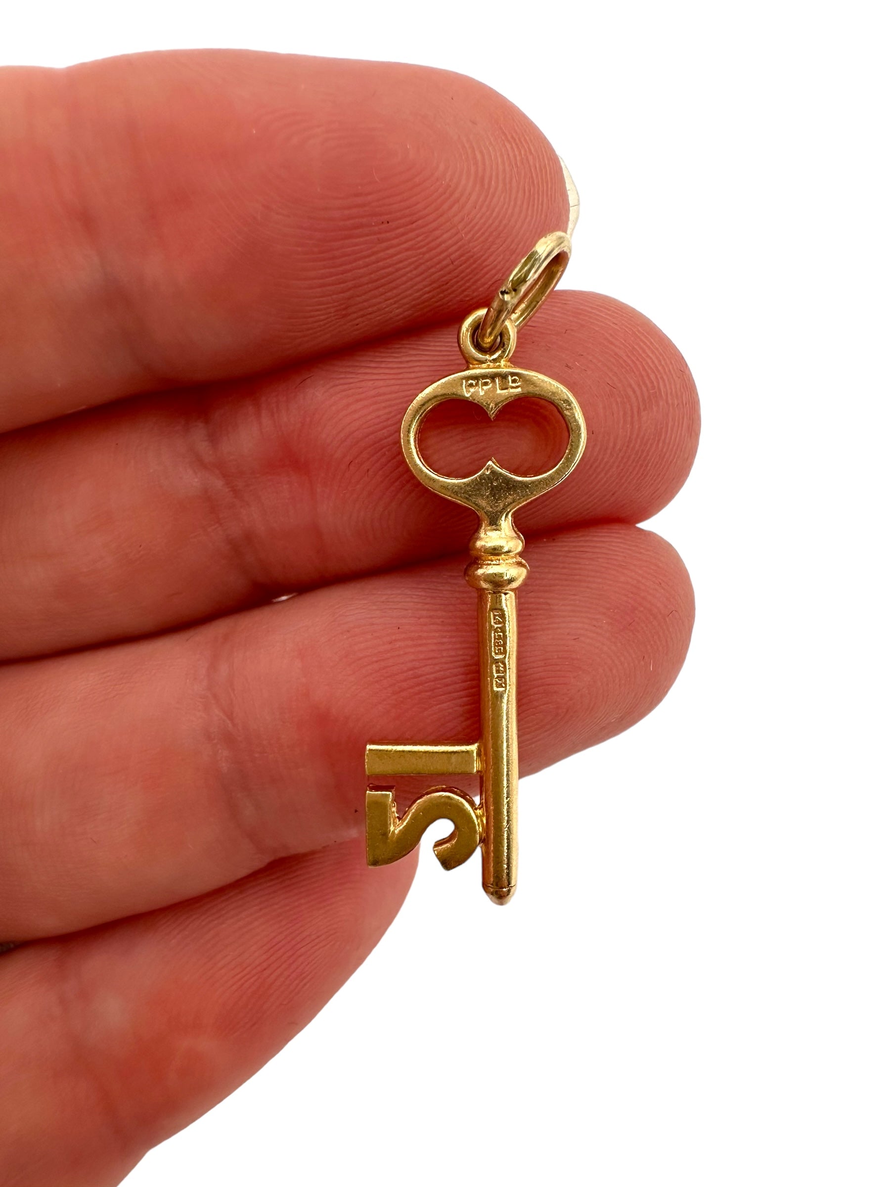 14k "21" Key Charm
