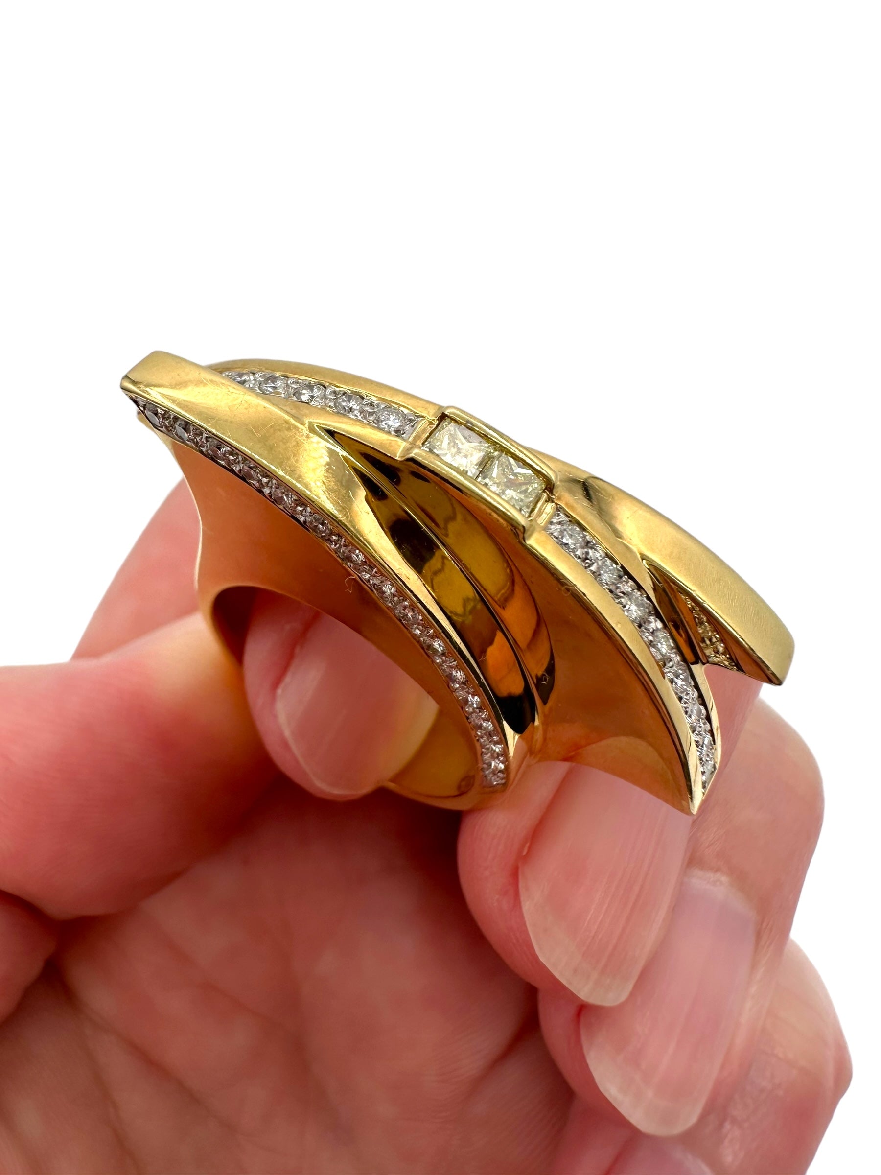18k Edgy Diamond Claw Ring