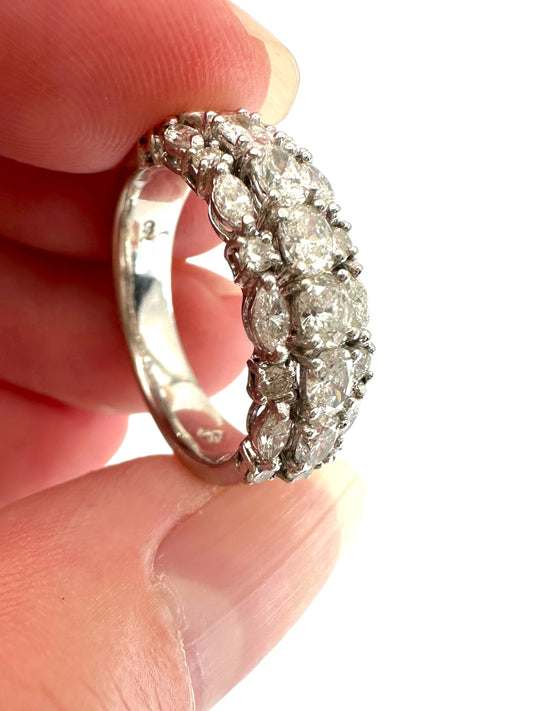 18k White Gold Diamond Band Ring