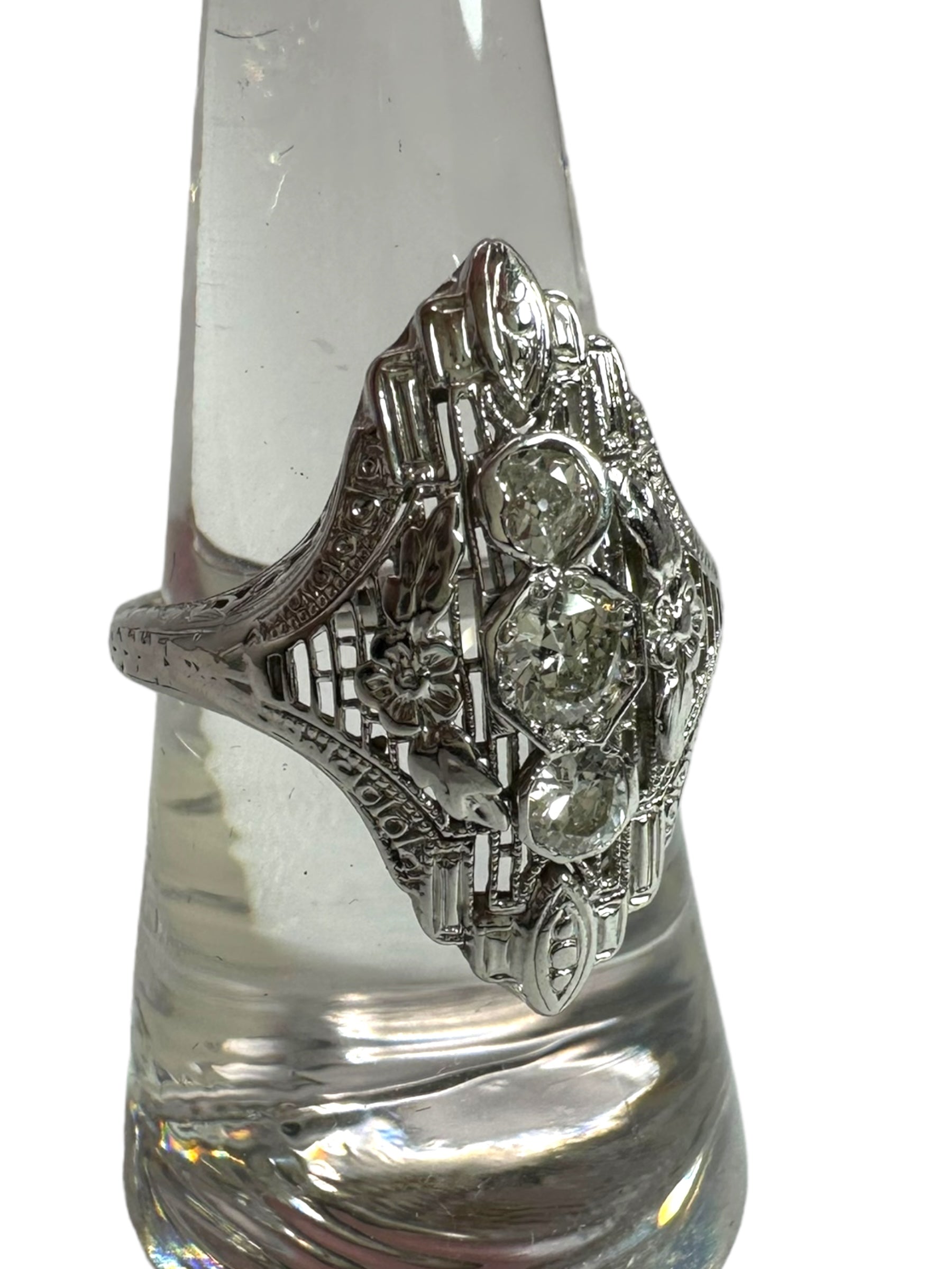 18k Art Deco Style Diamond Filigree Ring
