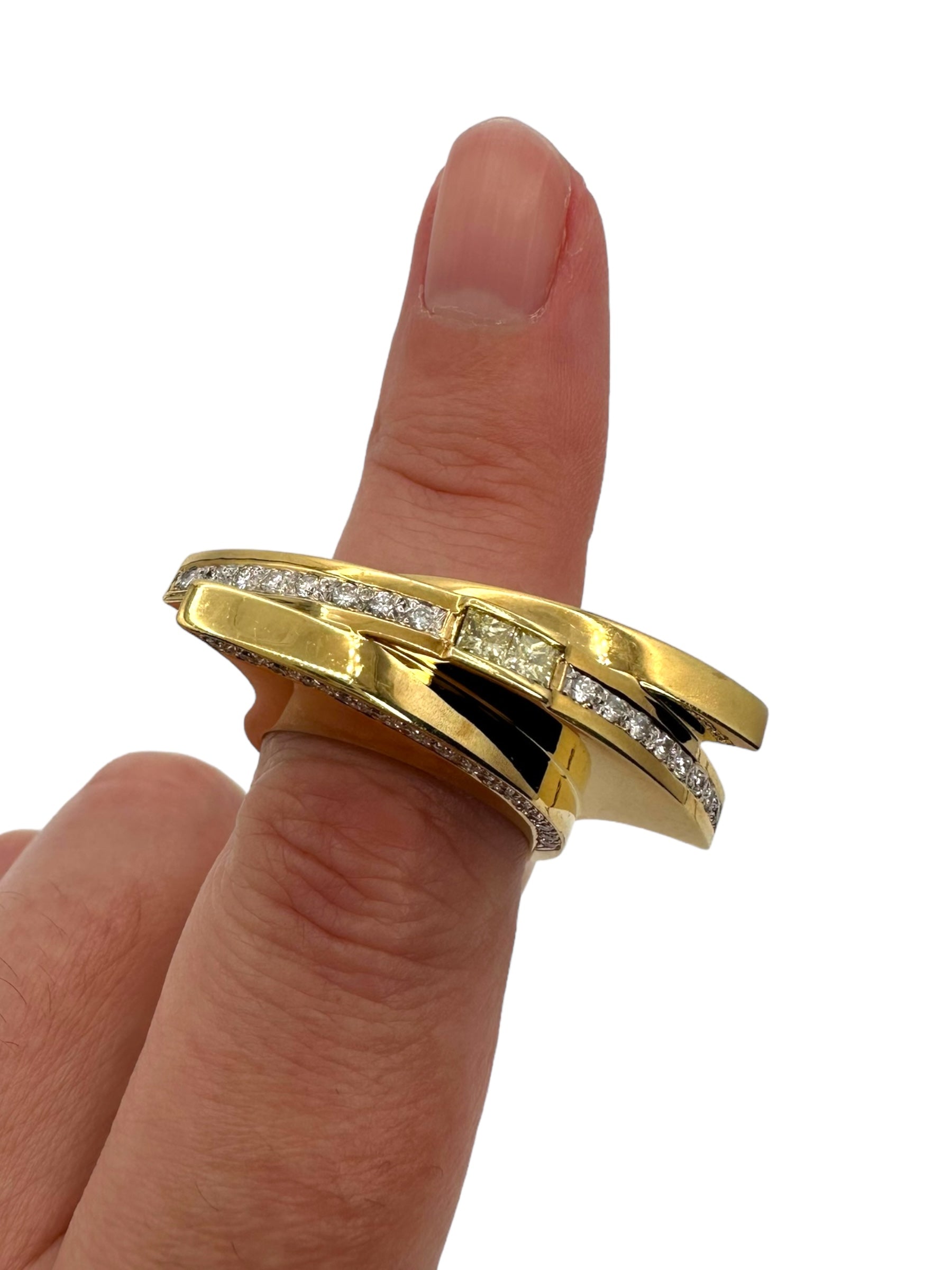 18k Edgy Diamond Claw Ring