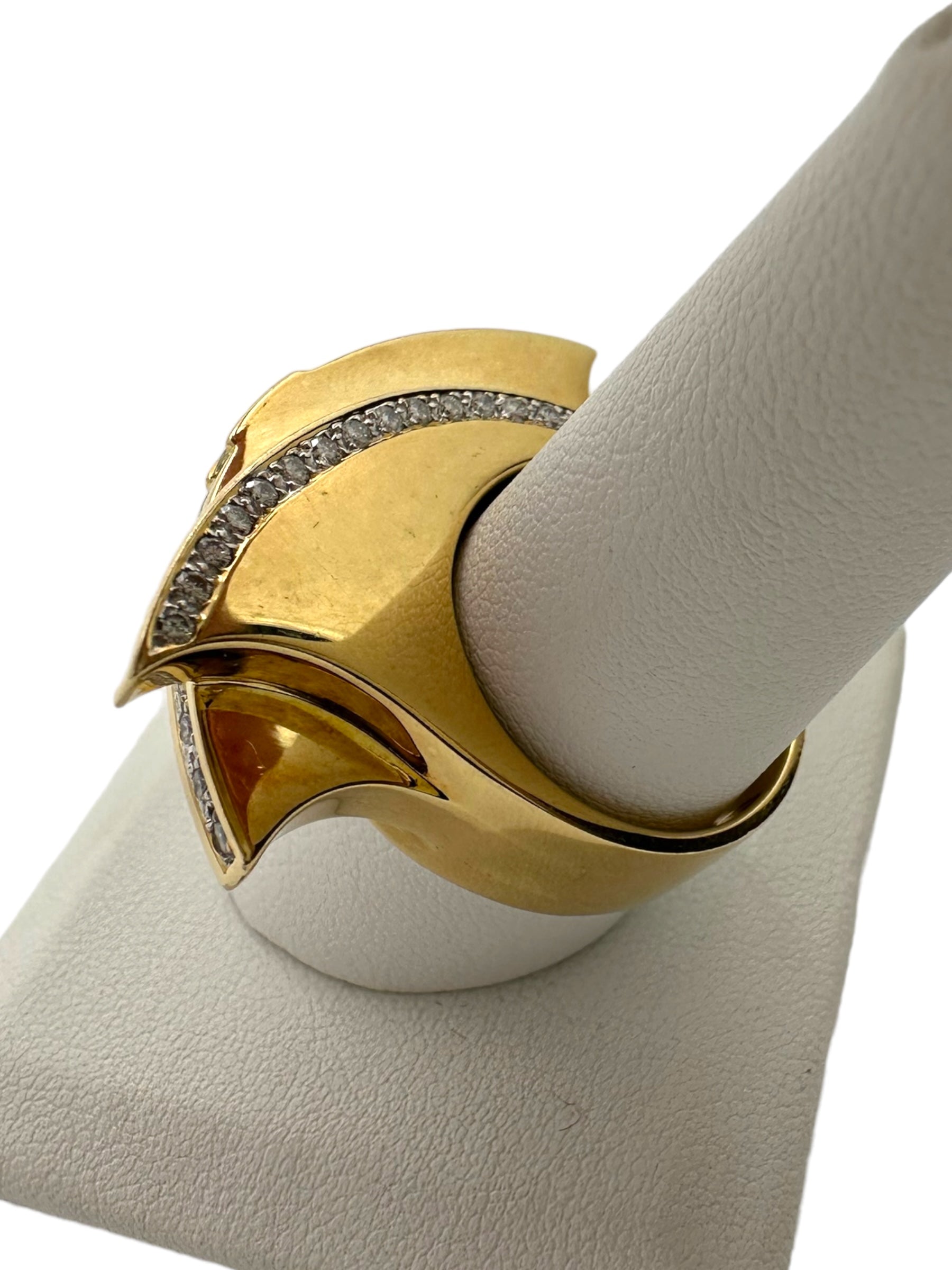 18k Edgy Diamond Claw Ring